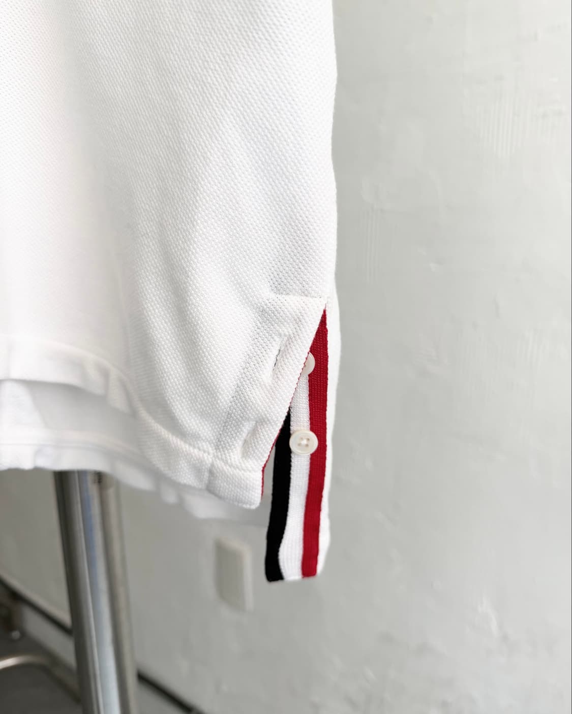 Thom Browne 톰브라운 화이트 코튼 백삼선 버튼 PK 카라티셔츠 상품이미지8