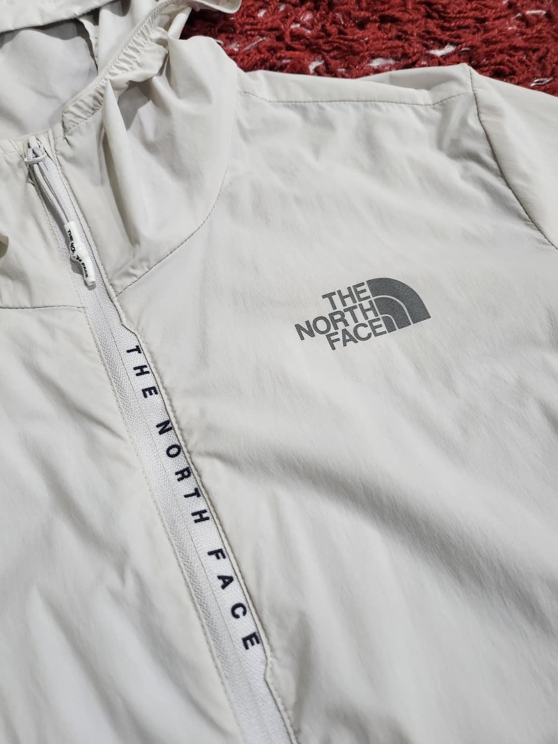 노스페이스 정품 여성용 바람막이 자켓 S
 상품이미지6