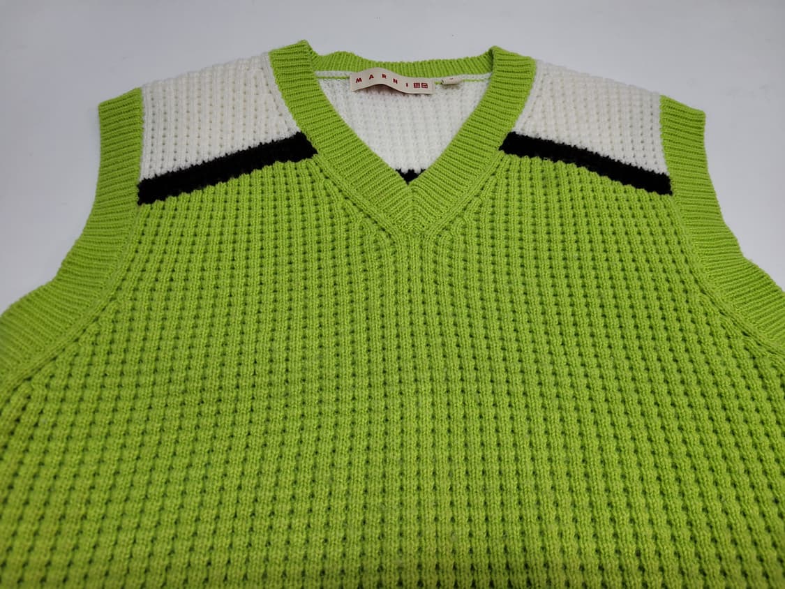 유니클로 x 마르니 팝콘 니트 브이넥 베스트 / 여 M 옐로우그린
 상품이미지3