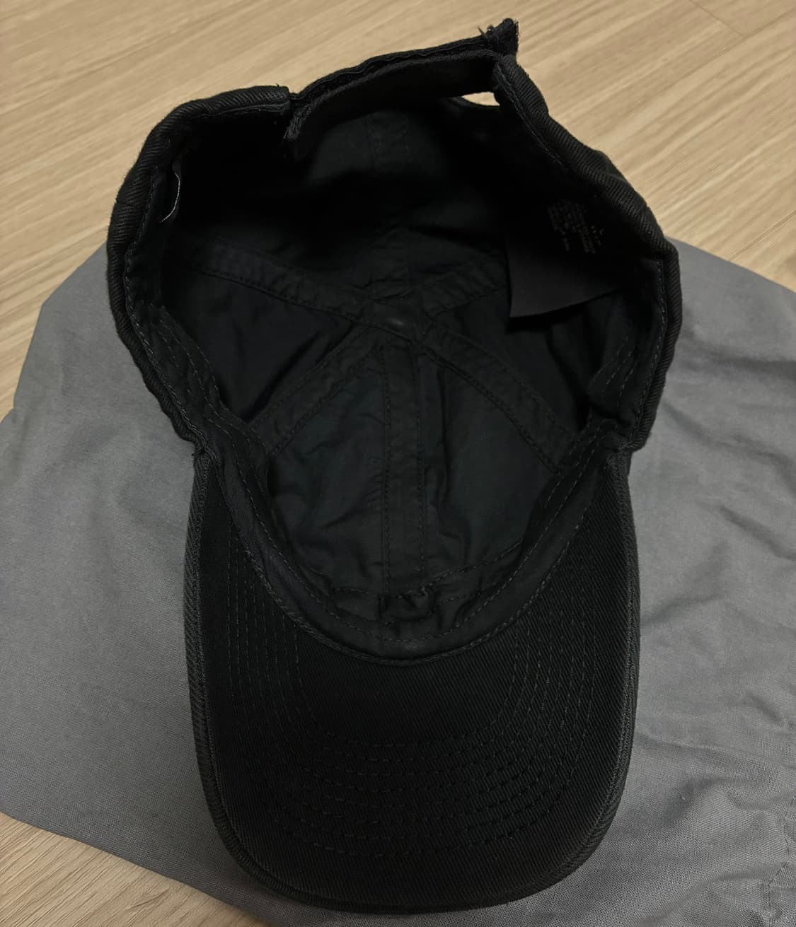 발렌시아가 레이저 디스트로이드 볼캡 상품이미지3