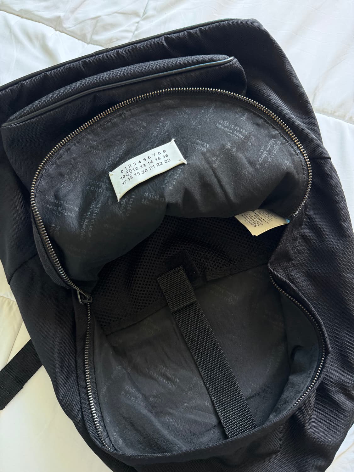 메종 마르지엘라 스테레오 백팩 가방 블랙 상품이미지5
