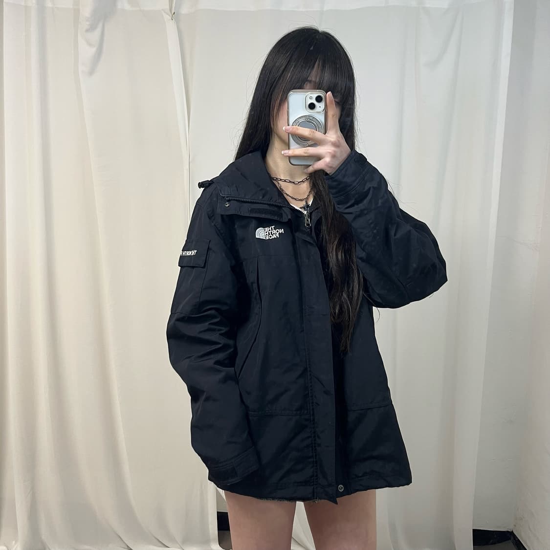 The North Face black windbreaker 상품이미지2