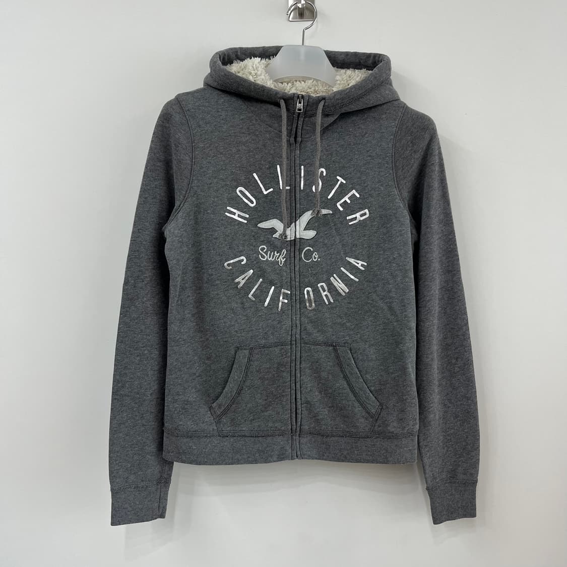 홀리스터 양털안감 자수로고 그레이 후드집업 상품이미지2