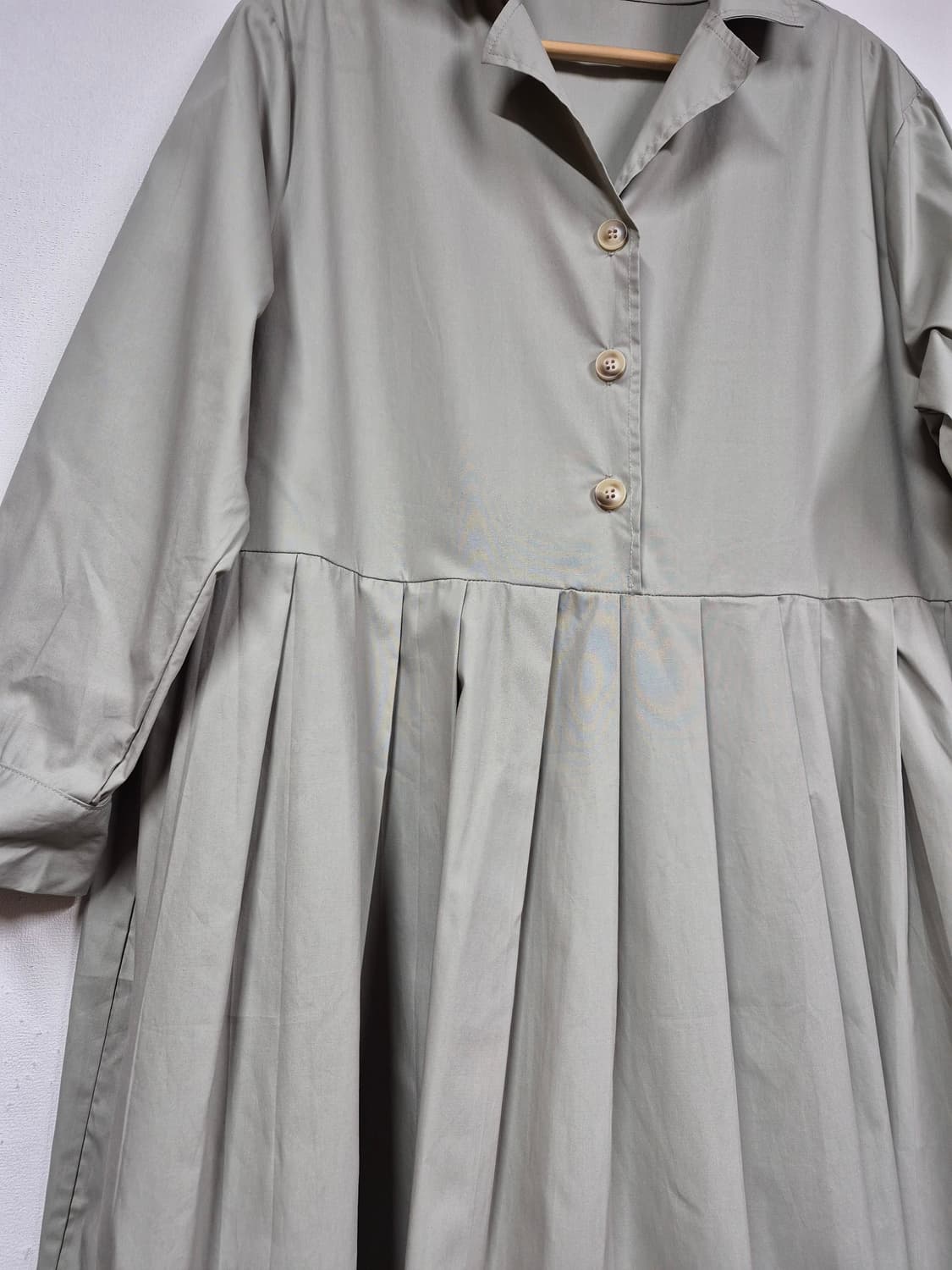 그레이 핀턱 롱원피스 상품이미지4