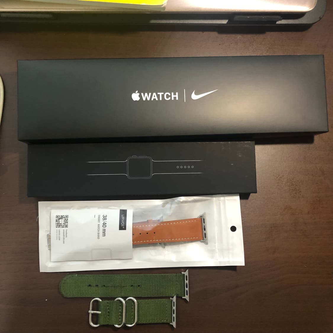애플워치se 40mm 셀룰러 실버 알루미늄 나이키 상품이미지2