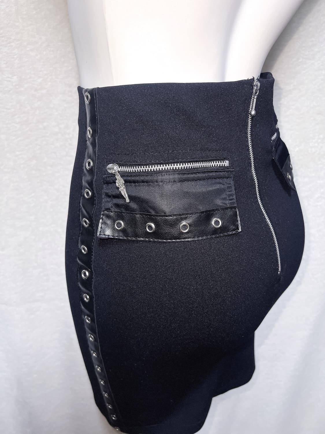 고스펑크 블랙 레더 펀칭 섹시 H라인 스커트 긱시크 y2k 갸루 시부야 상품이미지8