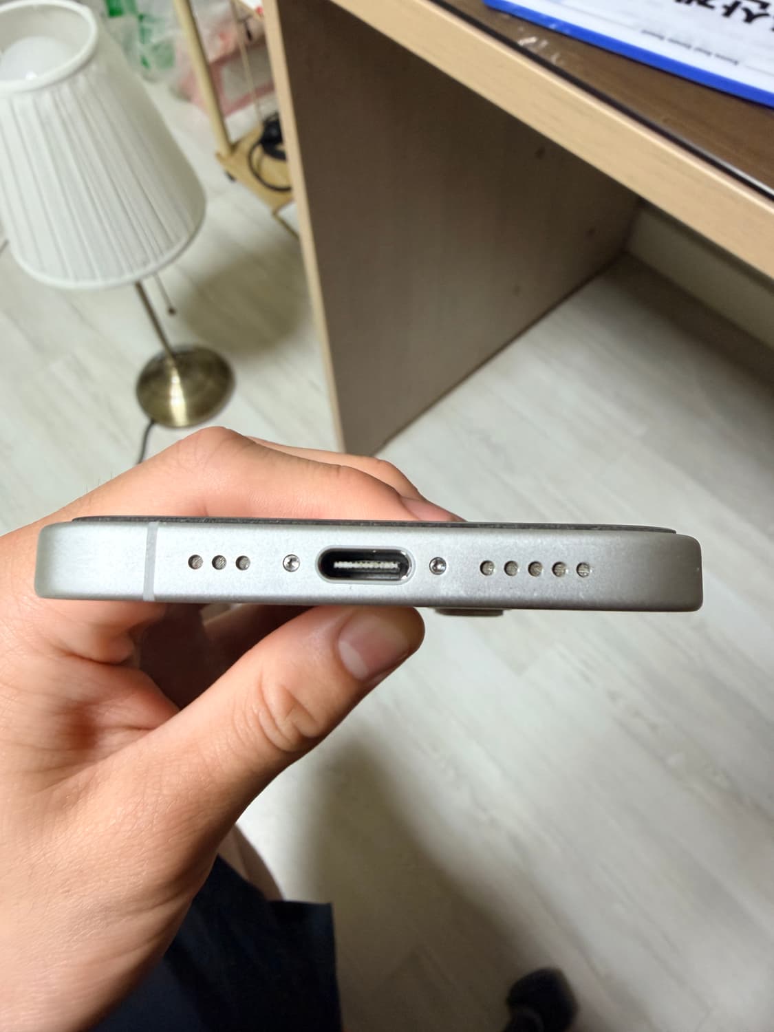 아이폰16 화이트 256gb 상품이미지4