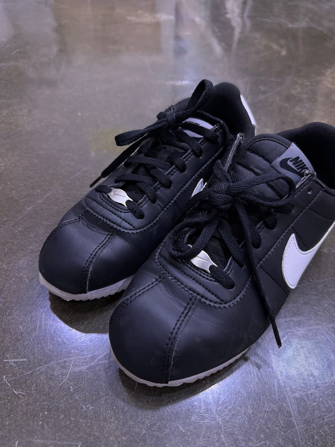 나이키 클래식 코르테즈 레더 블랙 화이트 스니커즈 240 상품이미지3