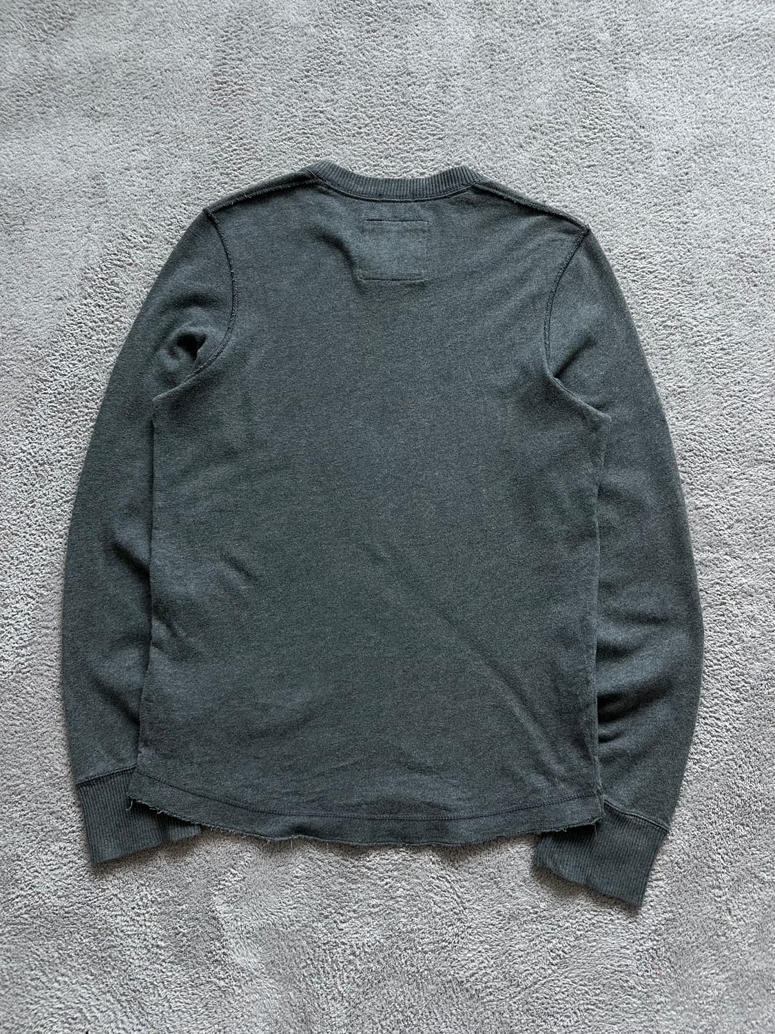 아베크롬비 차콜그레이 브이넥 롱 슬리브  상품이미지4