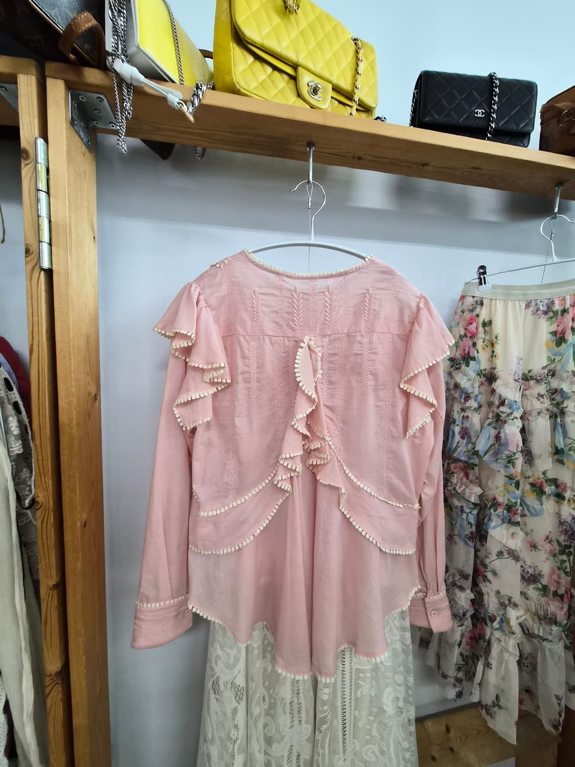 릴리브라운 프릴자수 블라우스 상품이미지8