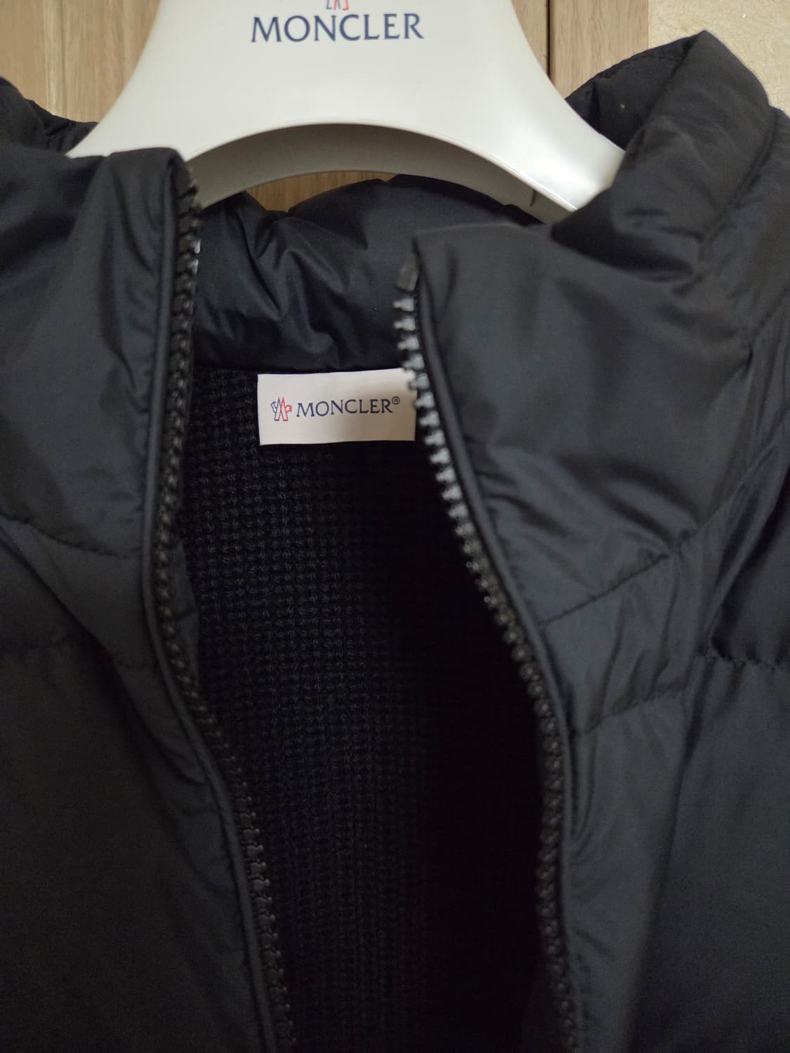 몽클레어 남성 니트 패딩 블랙 색상  상품이미지5