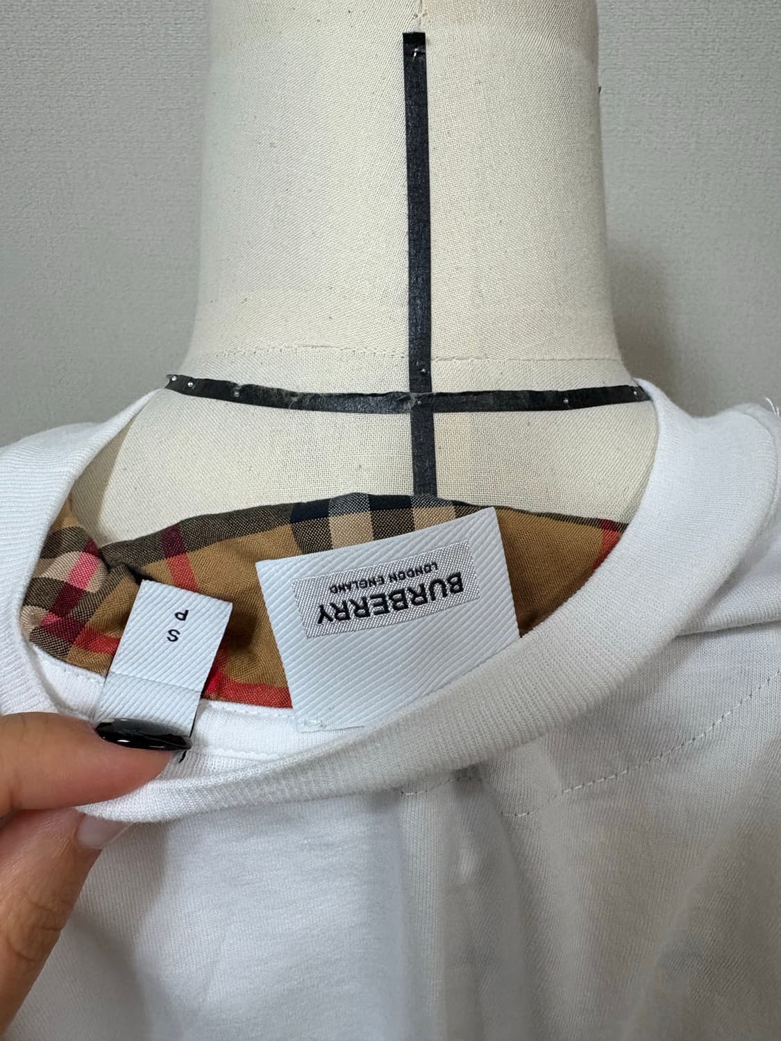 버버리 burberry 흰색 반팔 티셔츠 상품이미지4