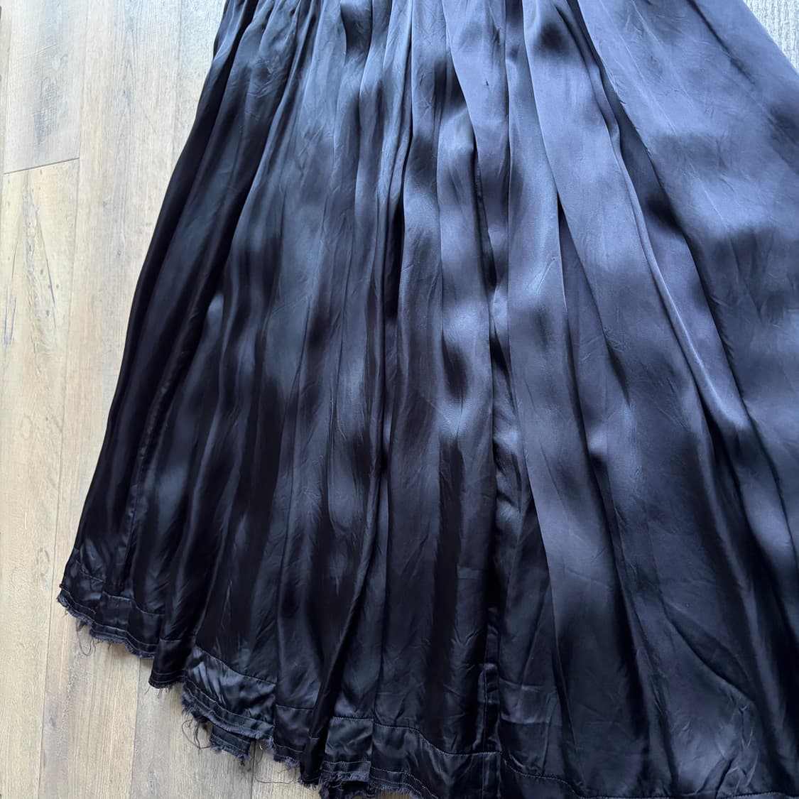 Distressed Shirring Cupra Skirt  상품이미지4