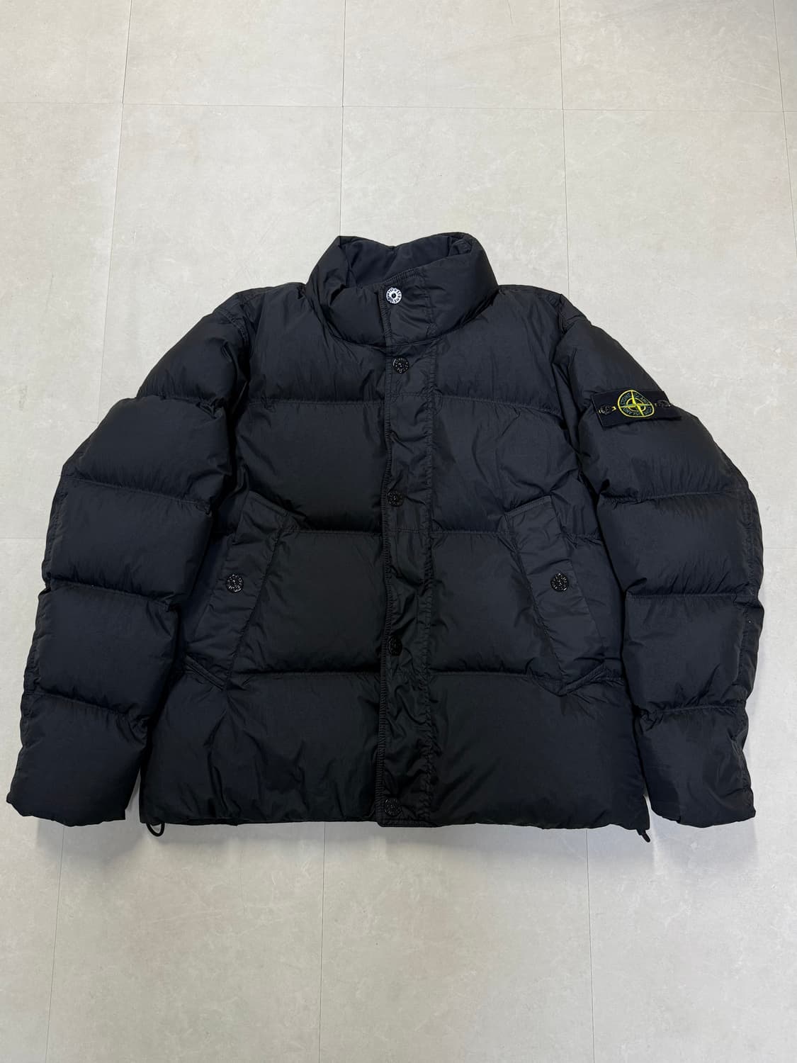 25FW 스톤아일랜드 크링클랩스 패딩 팝니다 상품이미지1