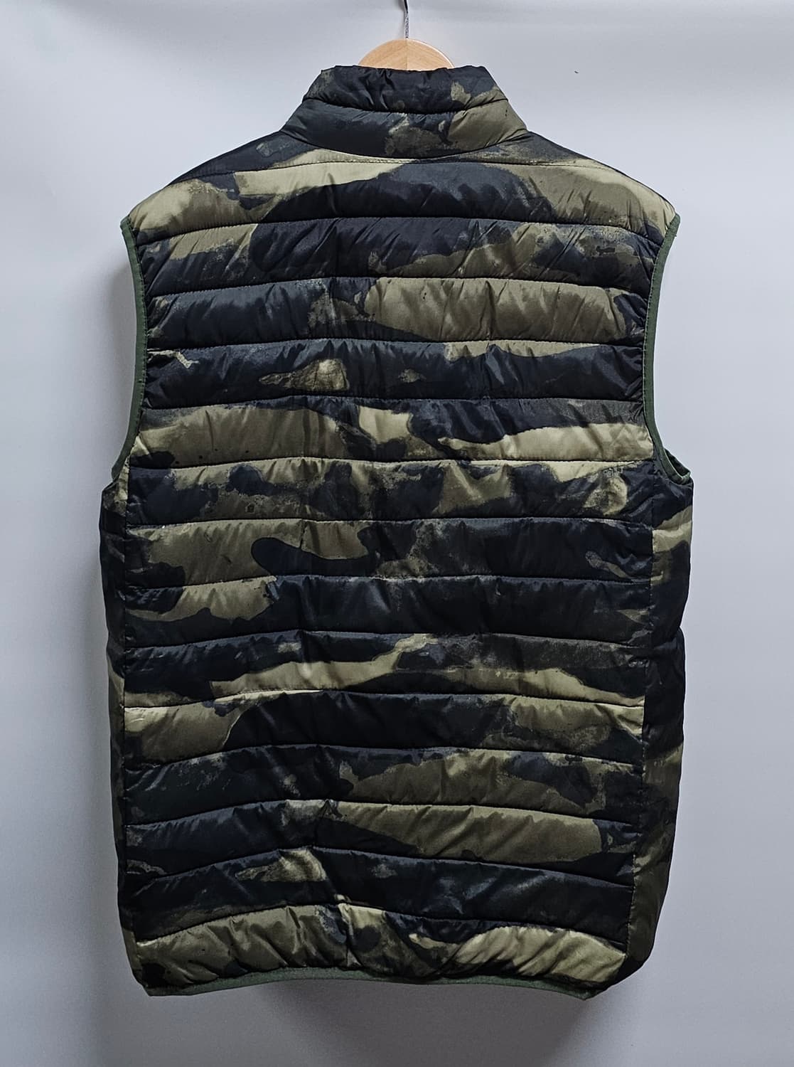 퀵실버 카모 경량 패딩조끼 L 상품이미지2