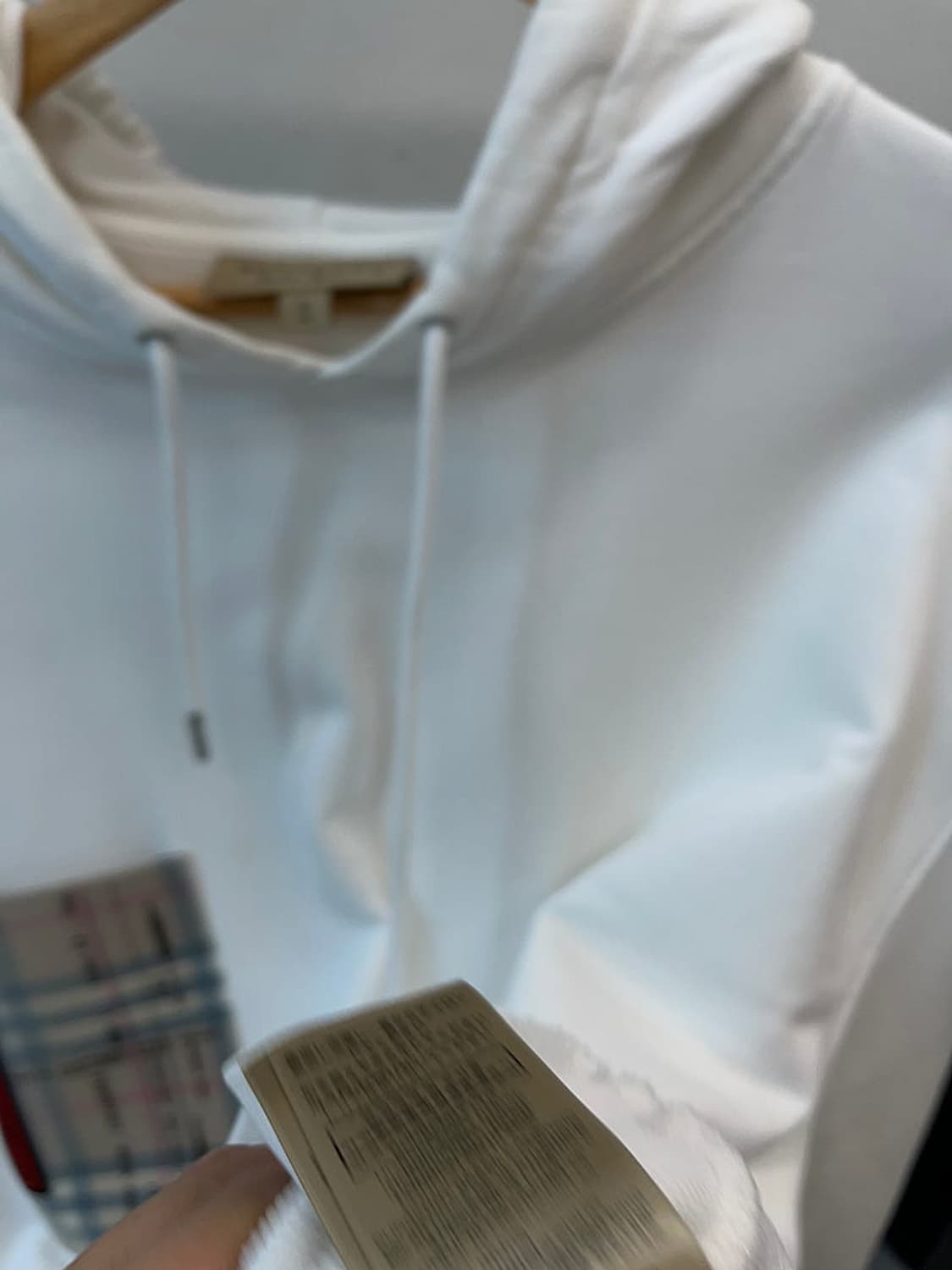 110) 버버리 체크포켓 후드티  상품이미지8