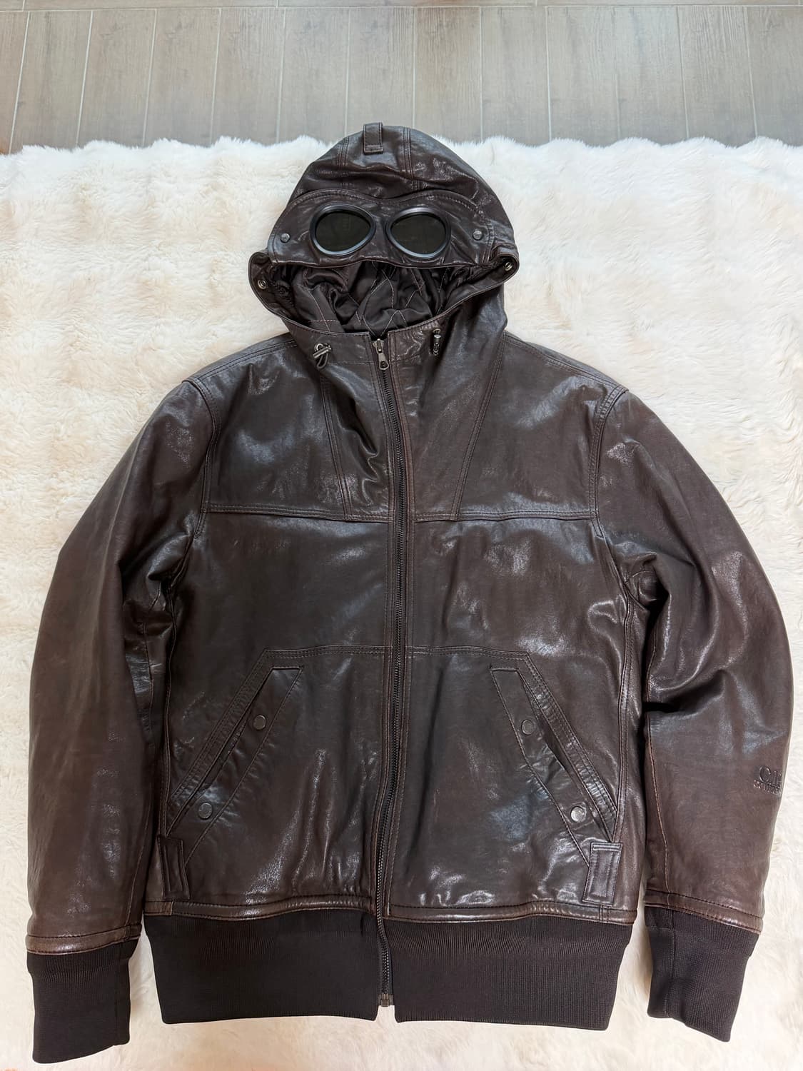 CP컴퍼니 고글 램스킨 레더 자켓 상품이미지1