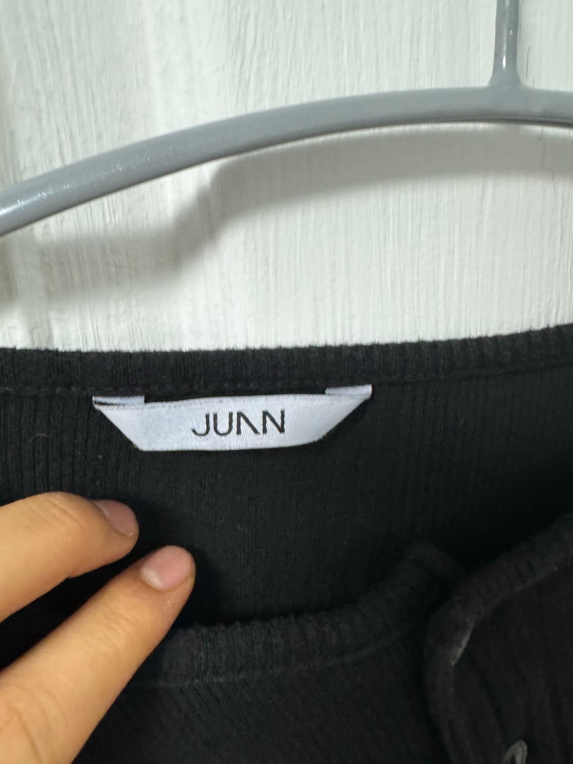 JUNN 헨리넥 롱 슬리브 티셔츠 블랙ㅣ 상품이미지3