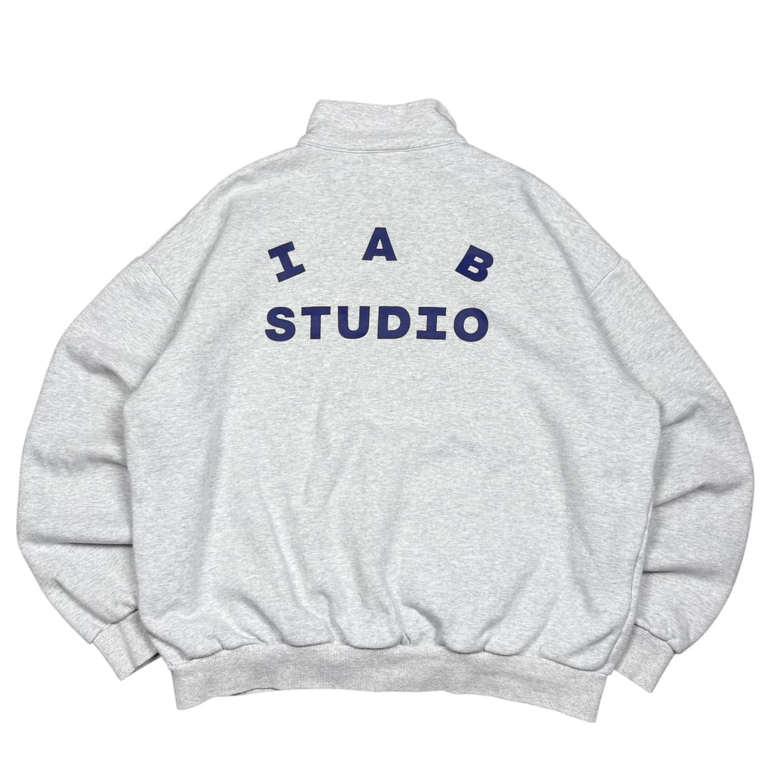 아이앱 스튜디오 하프집 스웻셔츠 상품이미지1