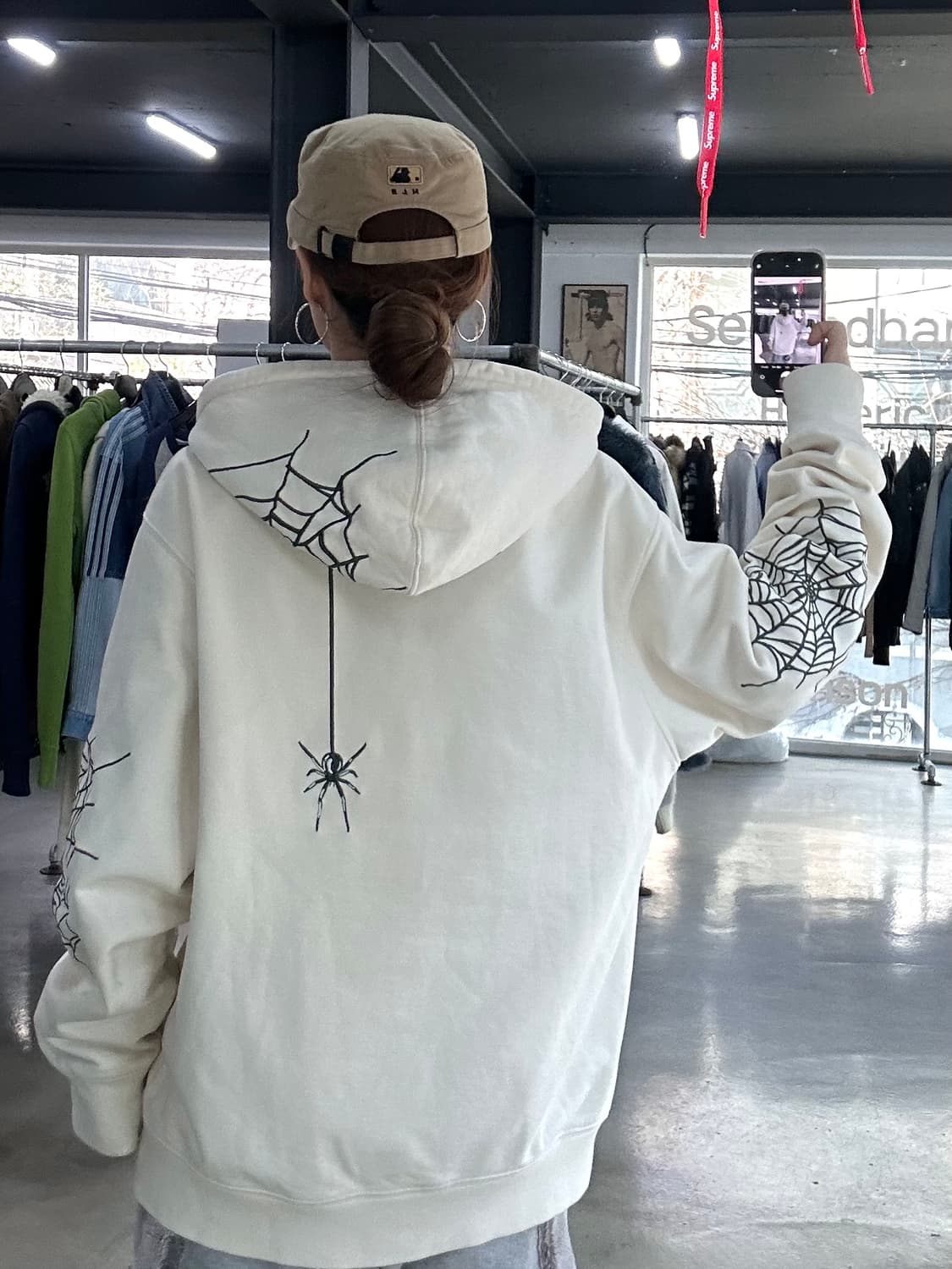 팔라스 23FW 스파이더 쇼크화이트 후드집업 상품이미지2