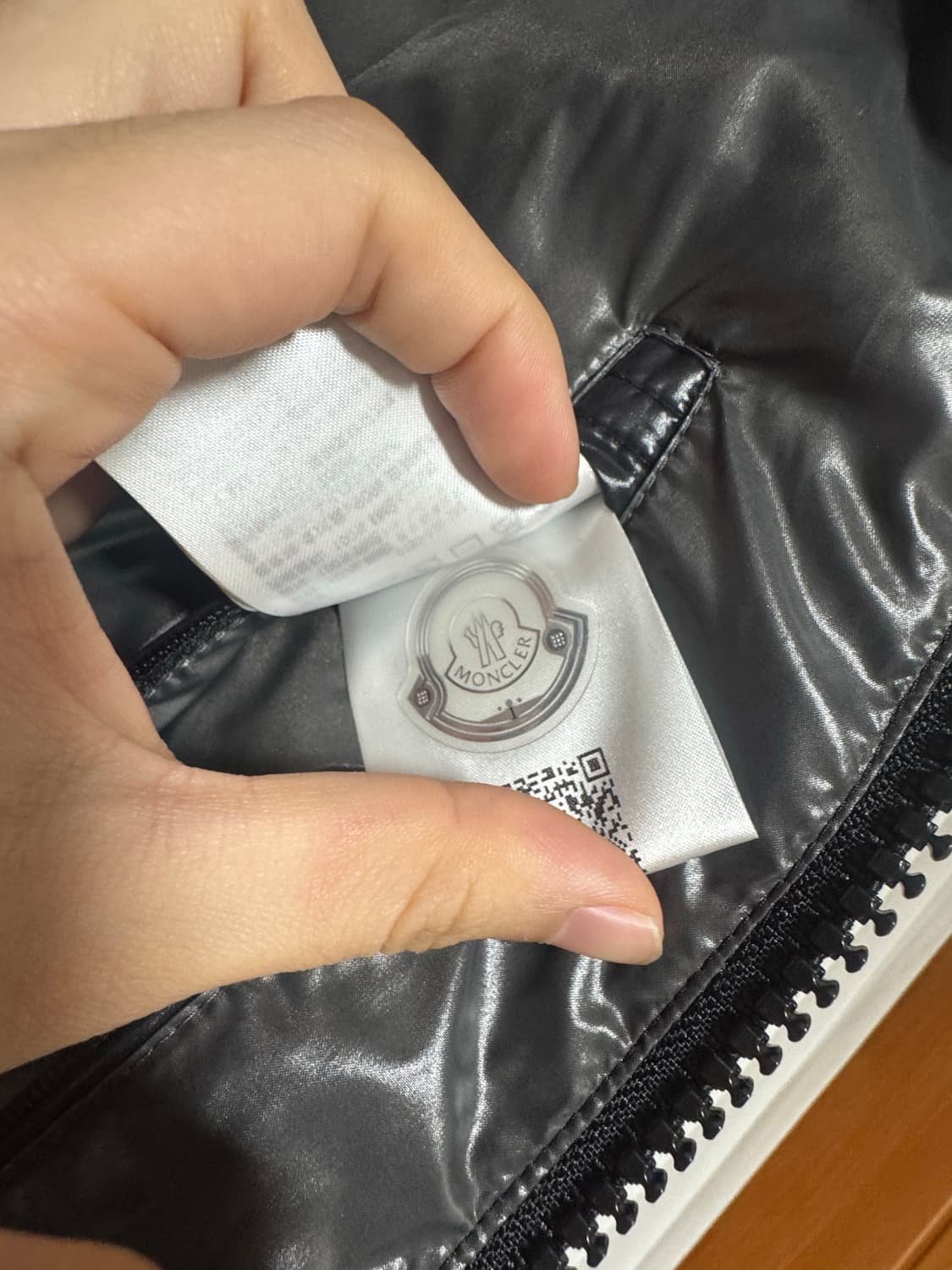 [몽클레어 마야 패딩 24fw 판매합니다] 상품이미지5