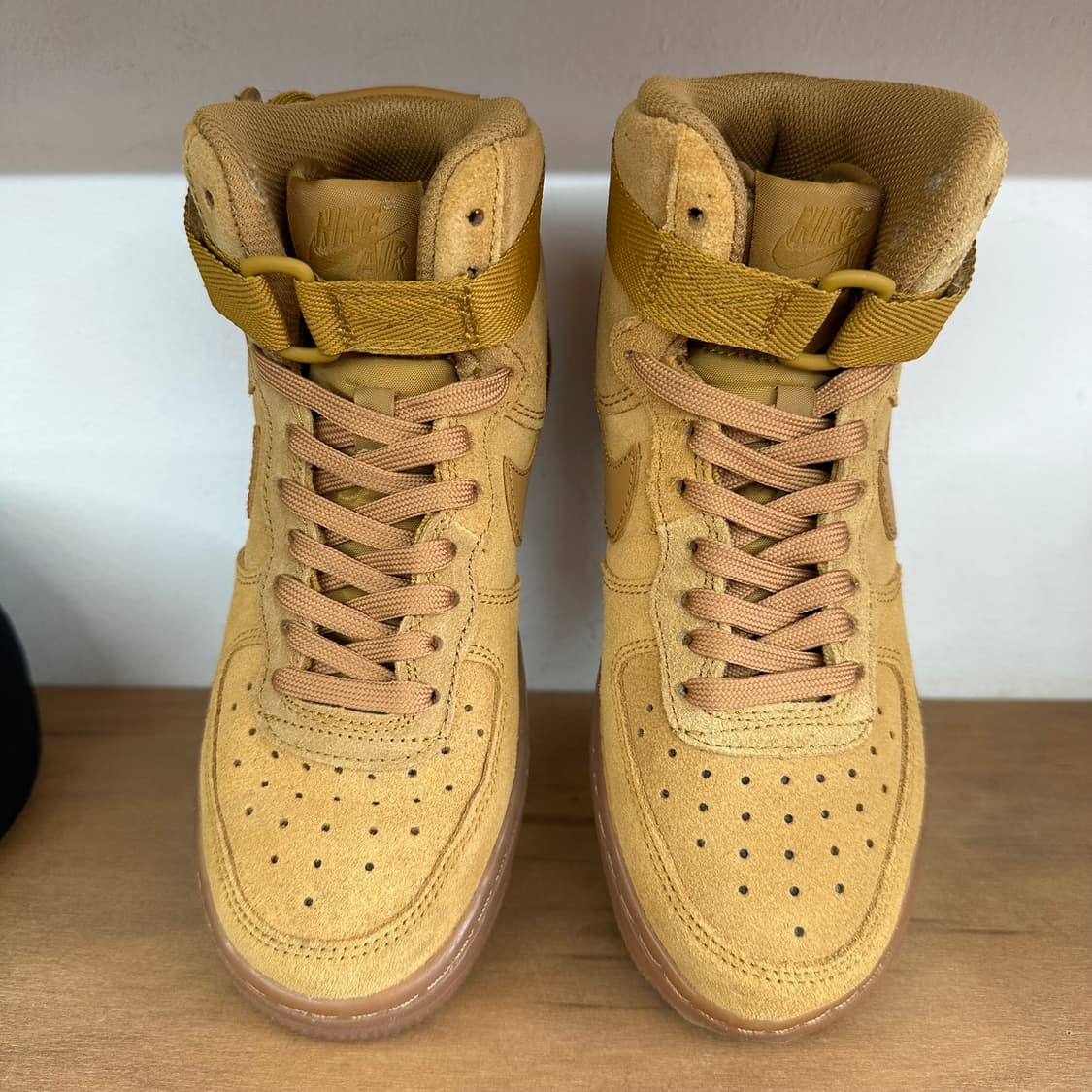 나이키 에어포스 1 하이 ‘된장’ 상품이미지6