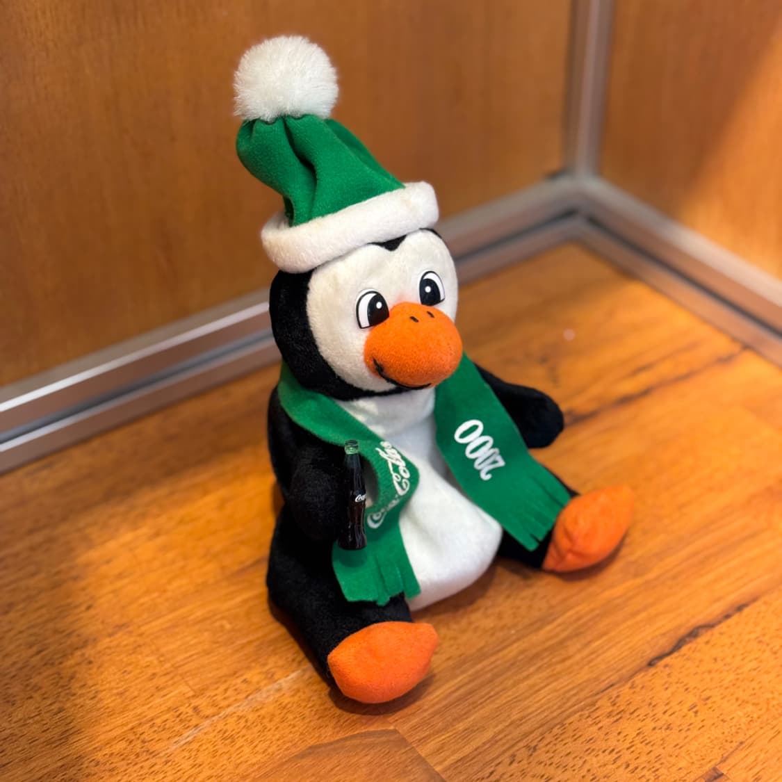 [Coca-Cola] Penguin Plush - Green Scarf 상품이미지2