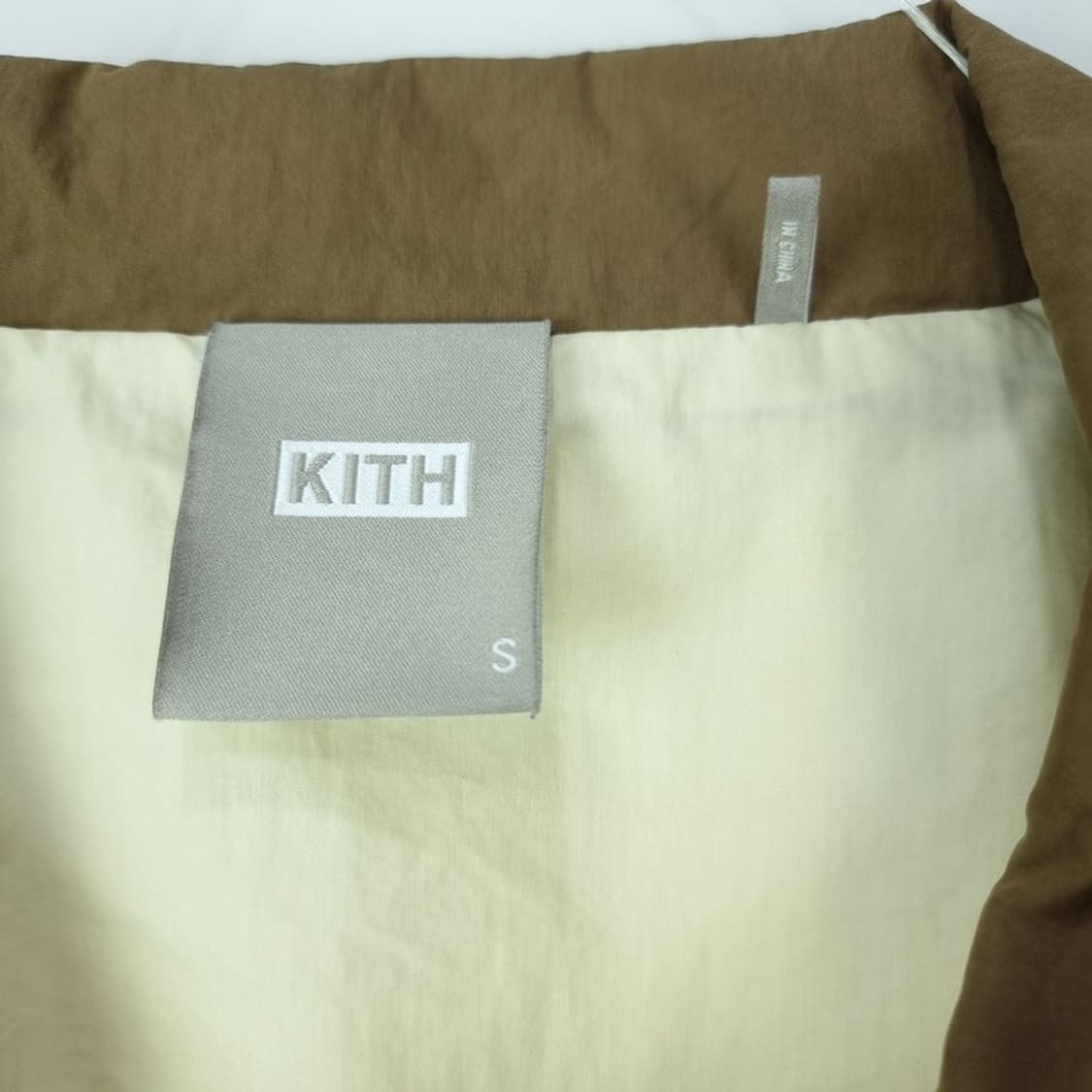[KITH 키스] USA 오버핏 컬러 뱃 바람막이 자켓 P01180 상품이미지7