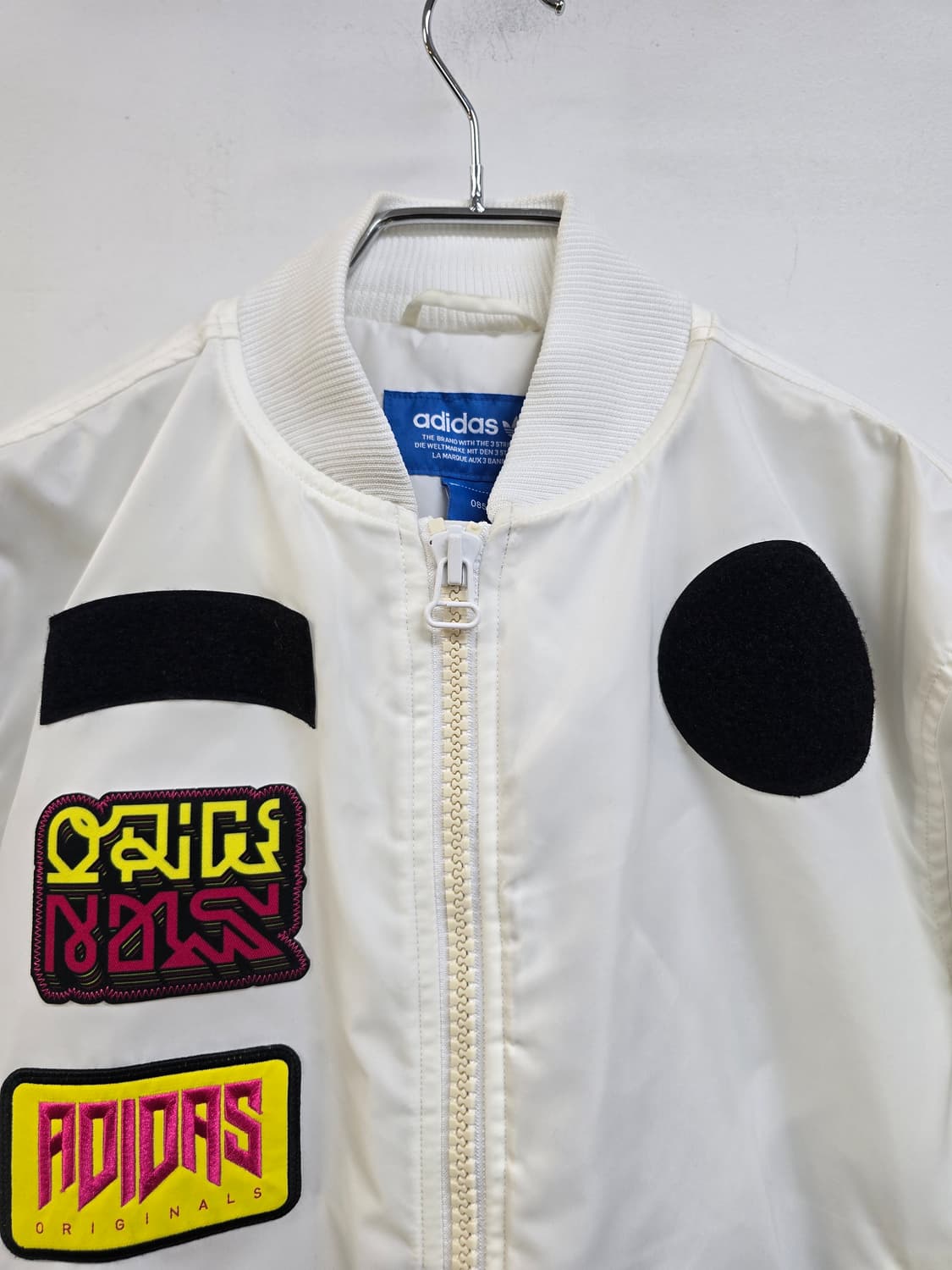 아디다스 로고와팬 항공 누빔 봄버 자켓 상품이미지2