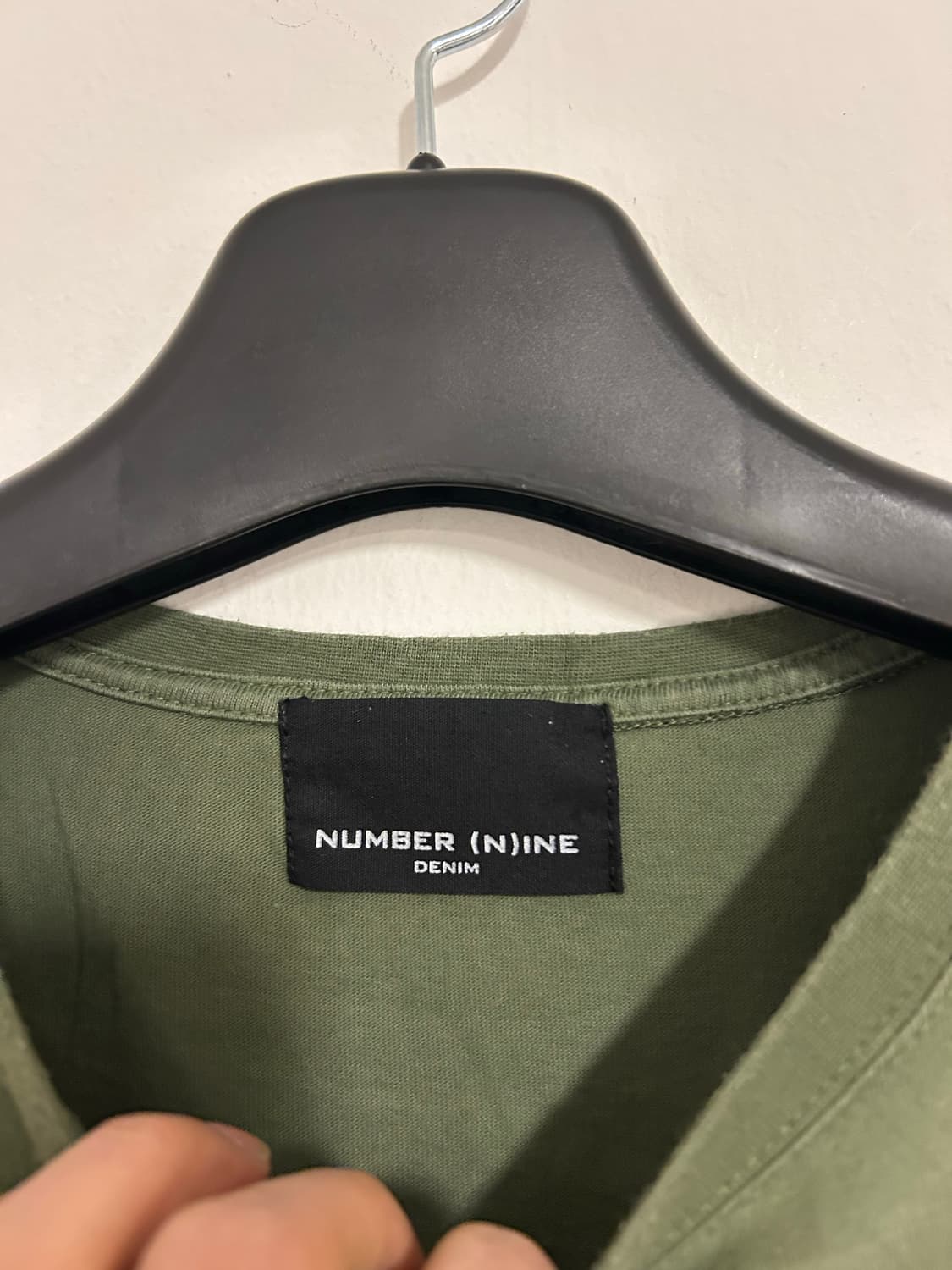 넘버나인 NUMBER (N)INE 카키 백프린트 티셔츠 상품이미지3