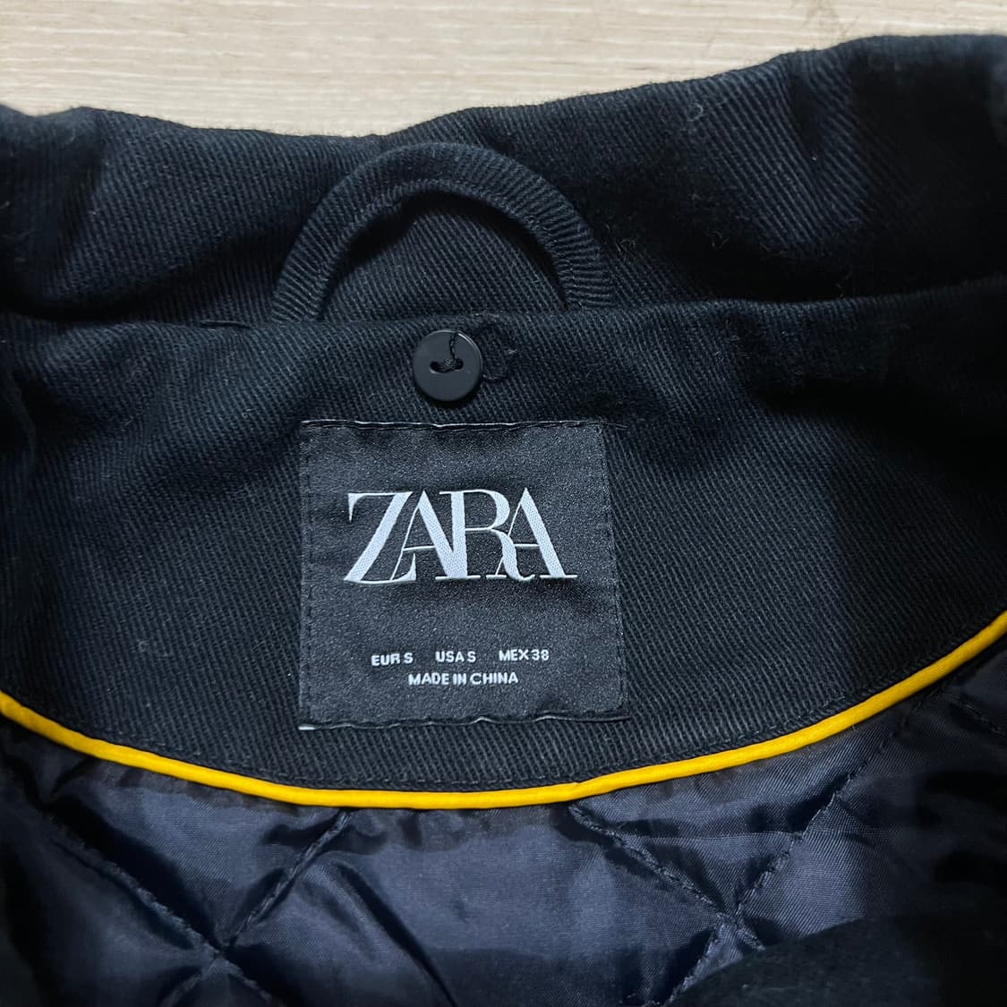 자라 이너퀼팅 안감 코튼 카라 트러커 집업자켓 [블랙] S/90 상품이미지4