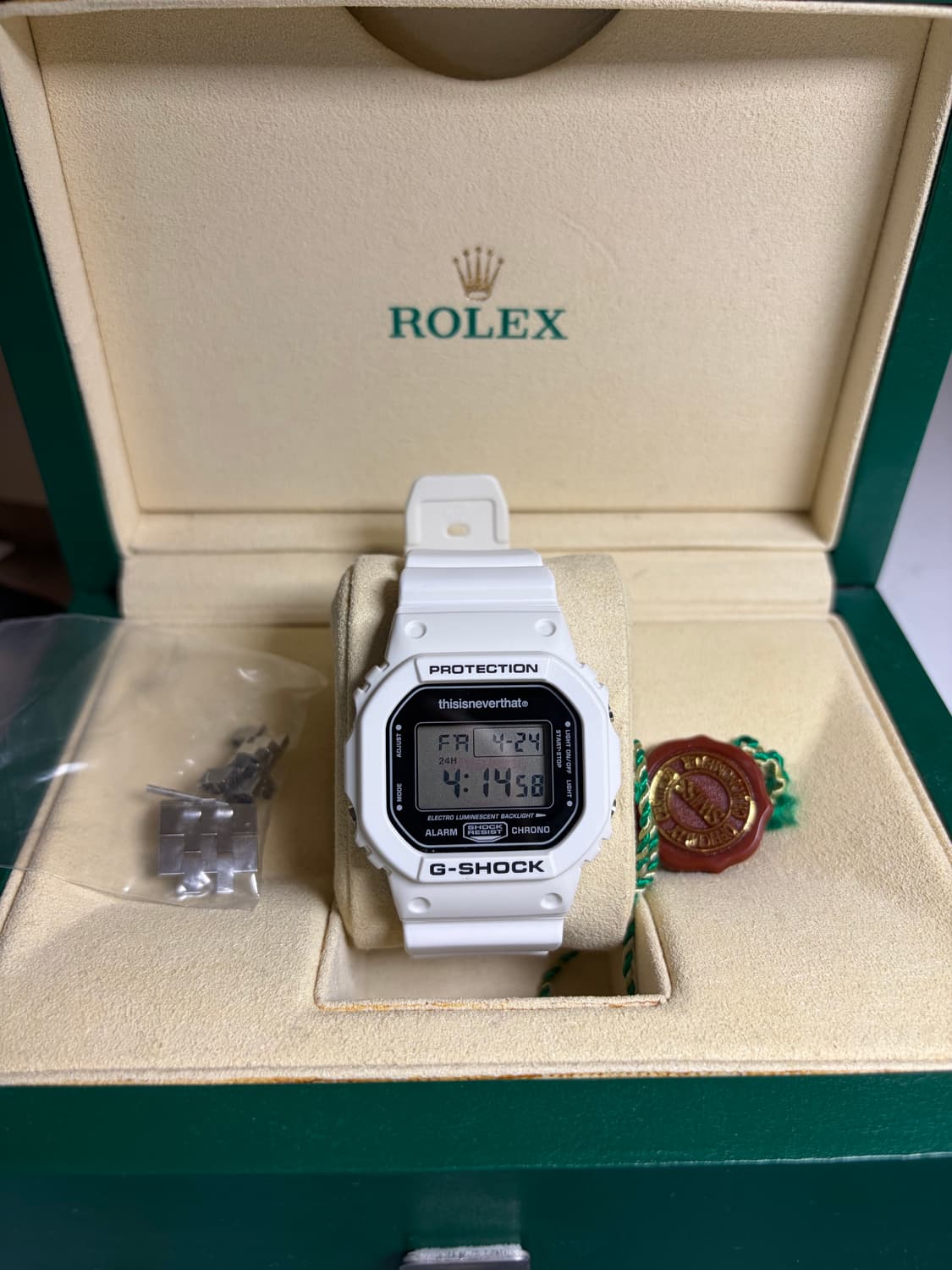 디스이즈네버댓 G-SHOCK 지샥 쥐샥 시계 화이트 상품이미지1