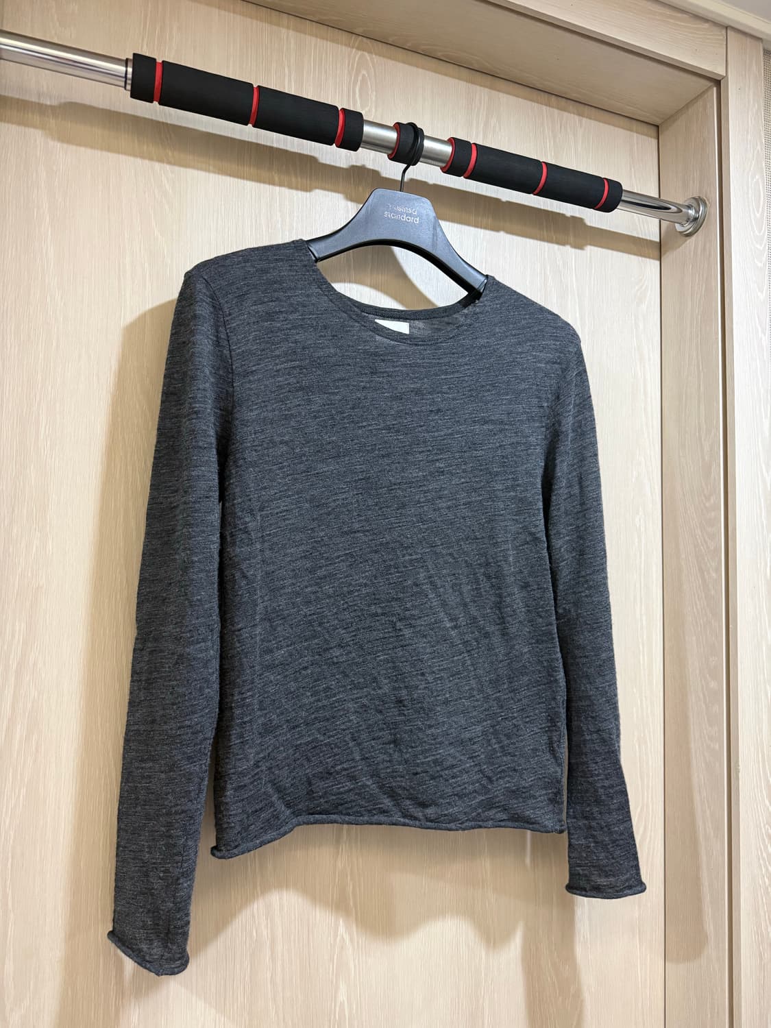 모노프리베 텍스쳐 울 롱슬리브 차콜 1size 상품이미지2