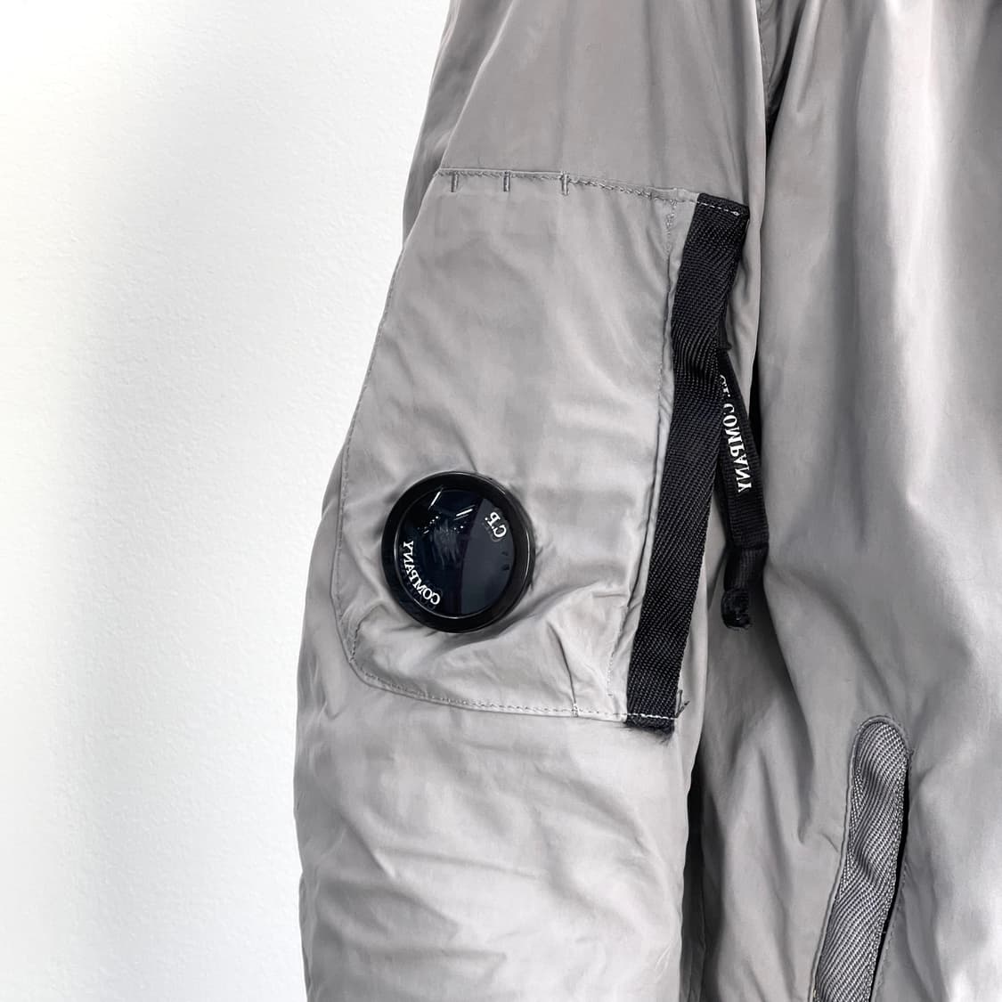 CP컴퍼니 렌즈 와펜 실버 고글 나일론 후드 자켓 상품이미지3