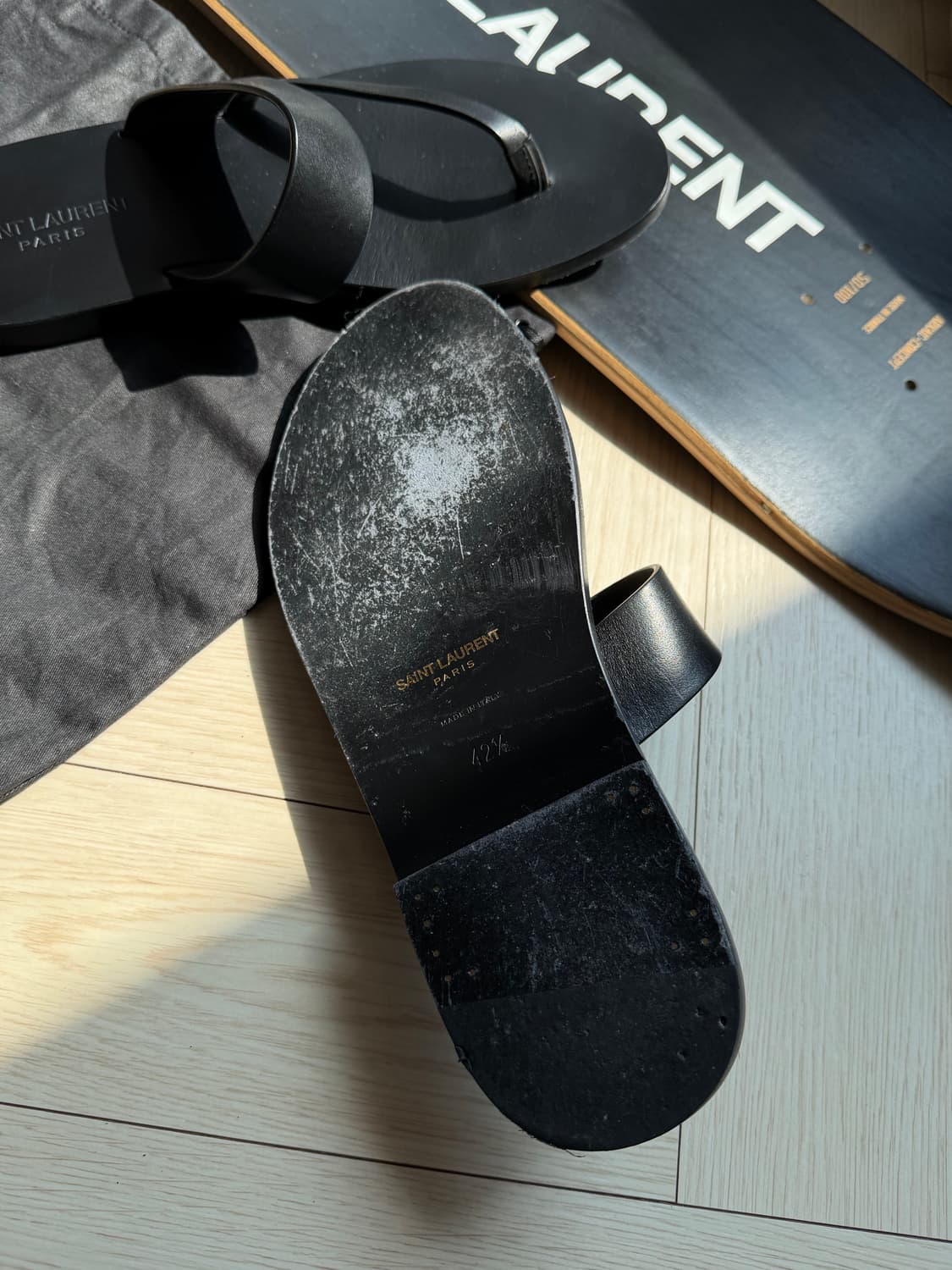 생로랑 쪼리 플랫 샌들 상품이미지4