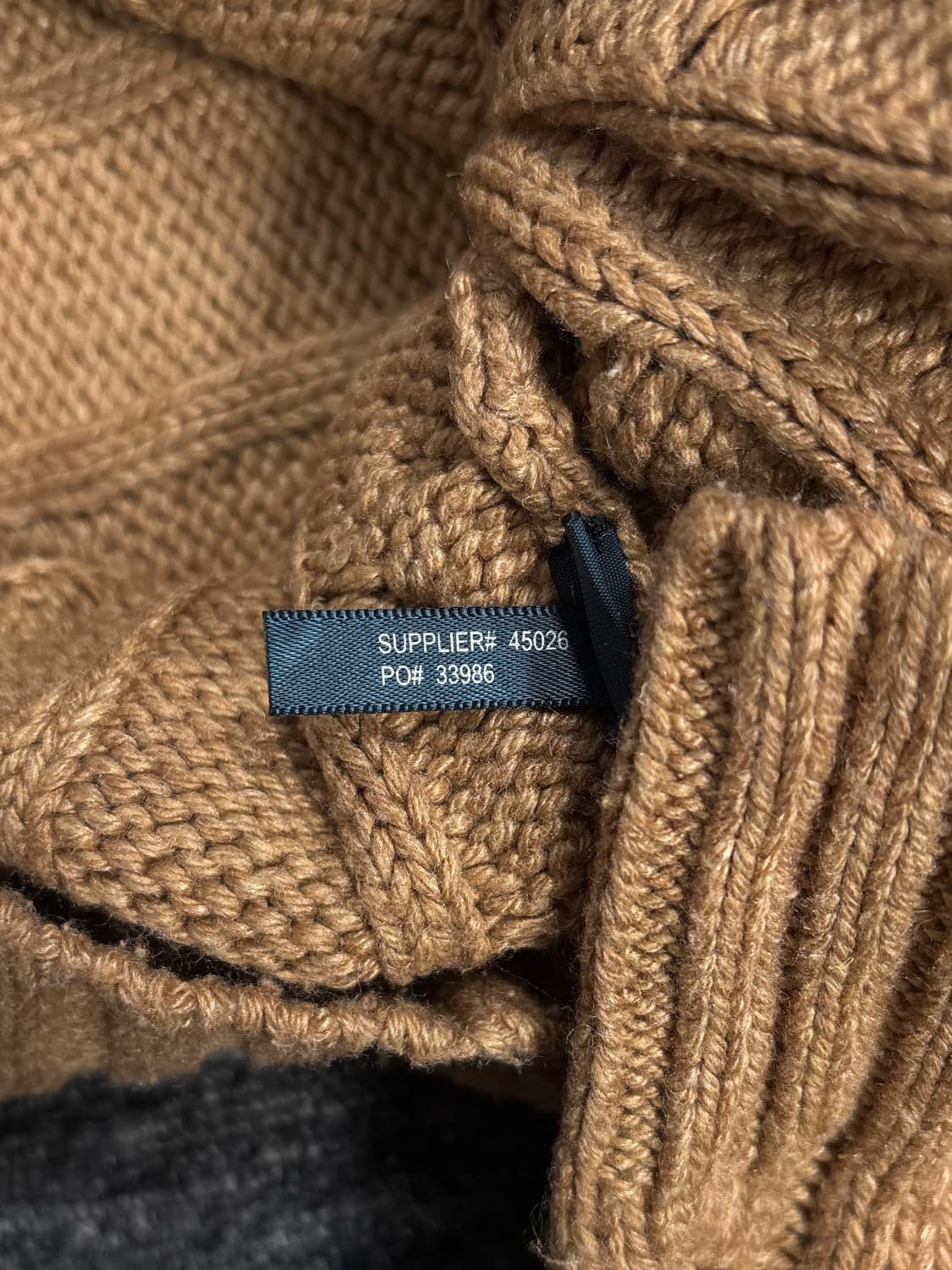 폴로 실크 꽈배기 브이넥 니트 상품이미지8