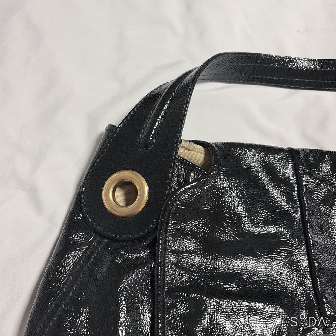 입생로랑 페이던트 숄더백 상품이미지6