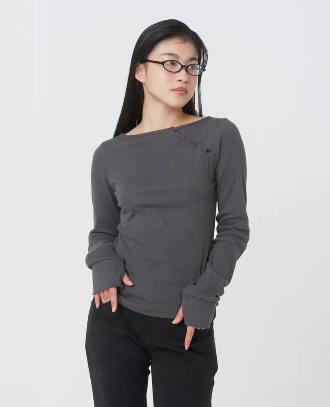 미세키서울 차콜 사이드 버튼 롱슬리브 상품이미지1