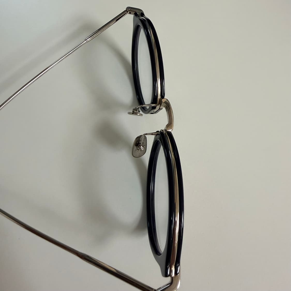 톰브라운 다크 네이비/실버 티타늄 안경 상품이미지5