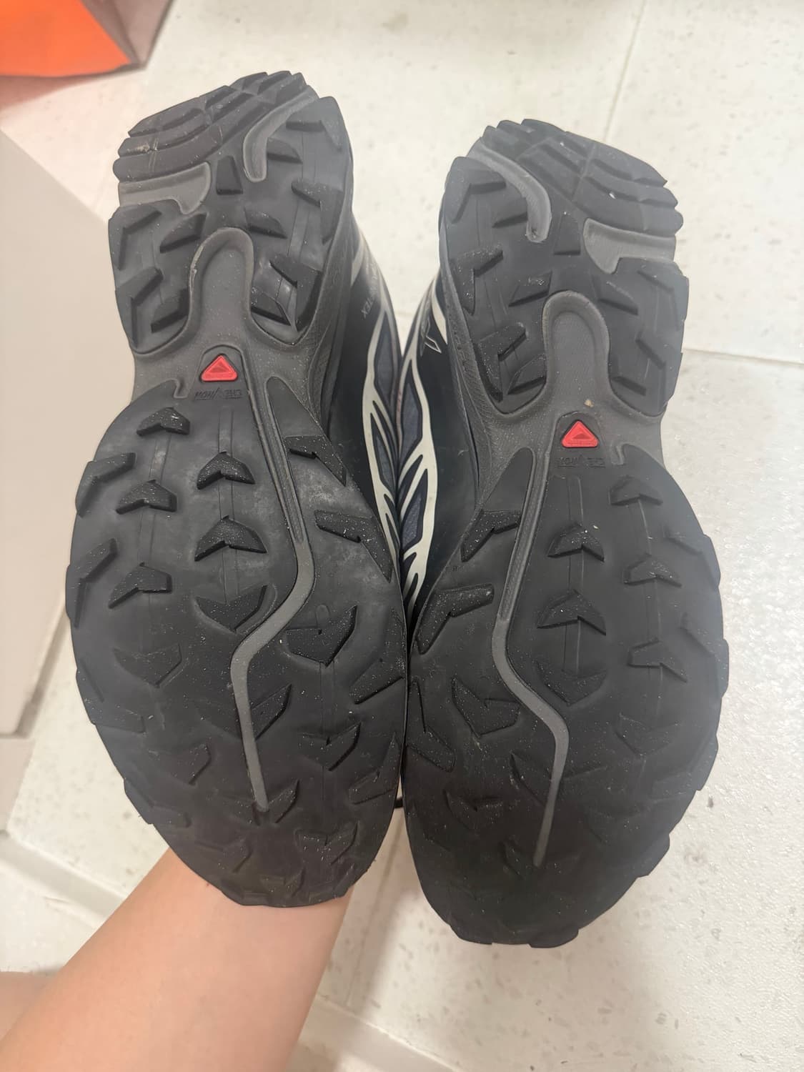 살로몬 xt6 gtx 블랙에보니 285사이즈 팝니다 상품이미지3