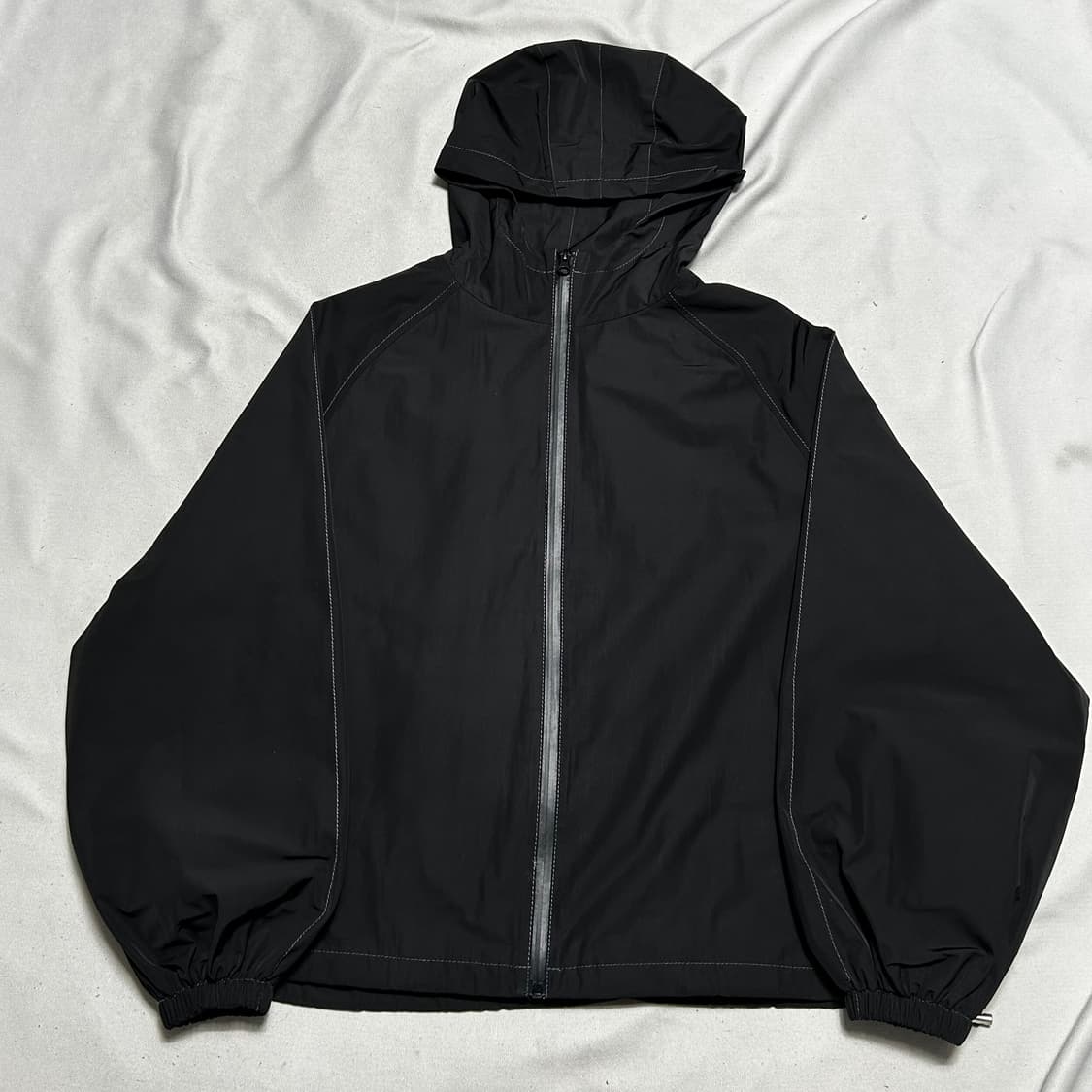 F 마뗑킴 블랙 후드 바람막이 상품이미지3