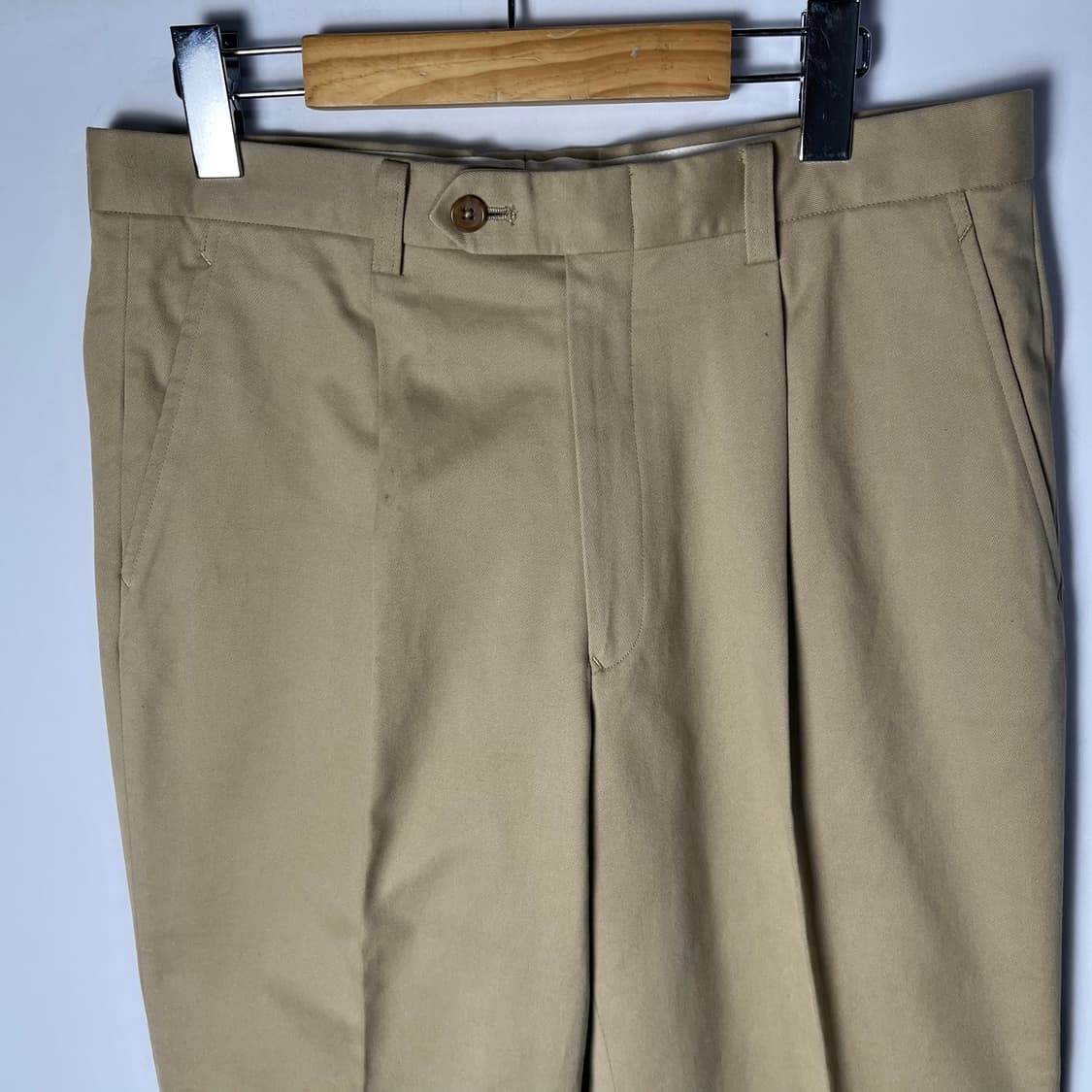 [BURBERRY] 버버리 투턱 베이지 치노팬츠 상품이미지3