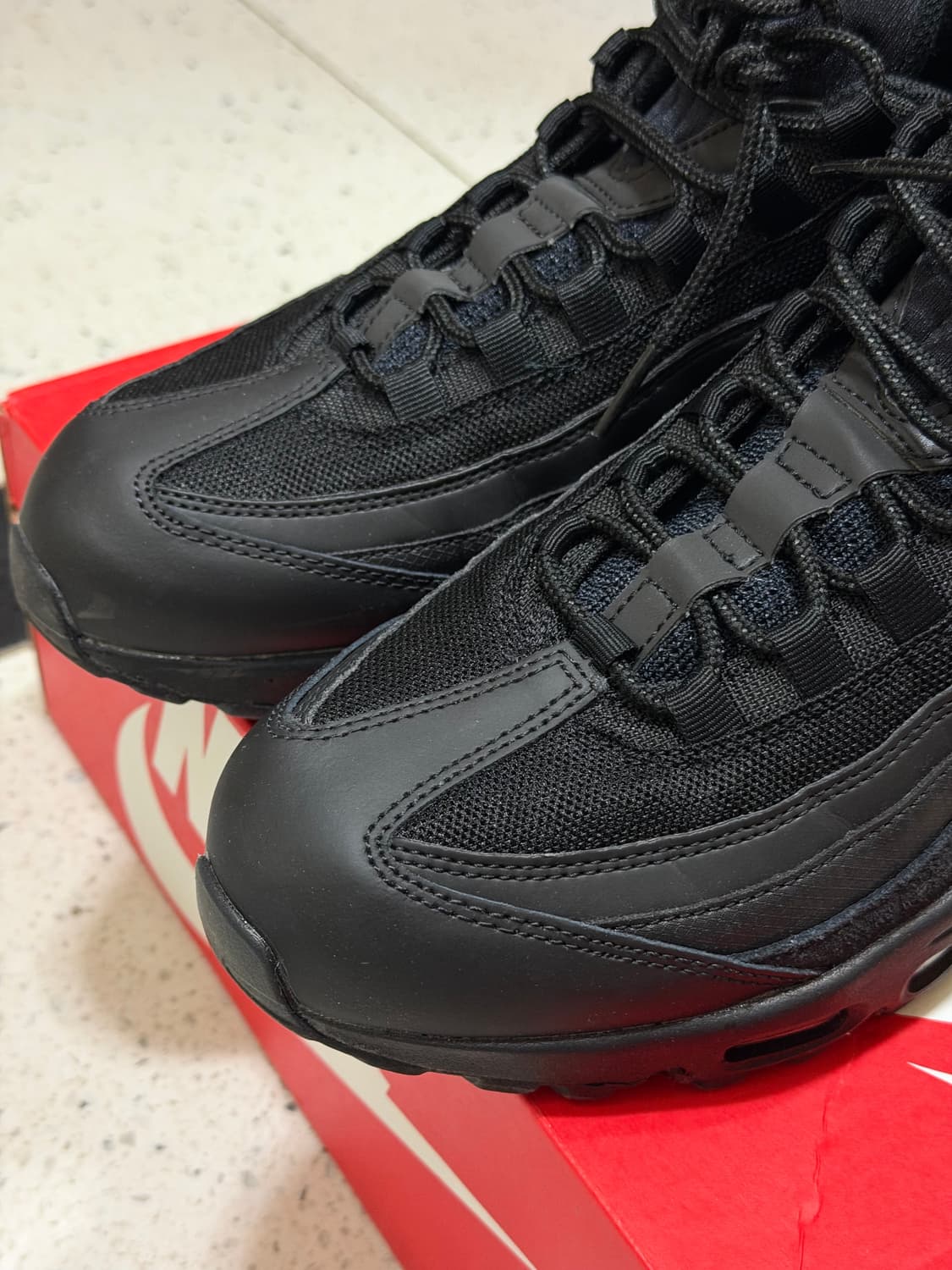 나이키 에어맥스95 에센셜 트리플블랙  상품이미지6