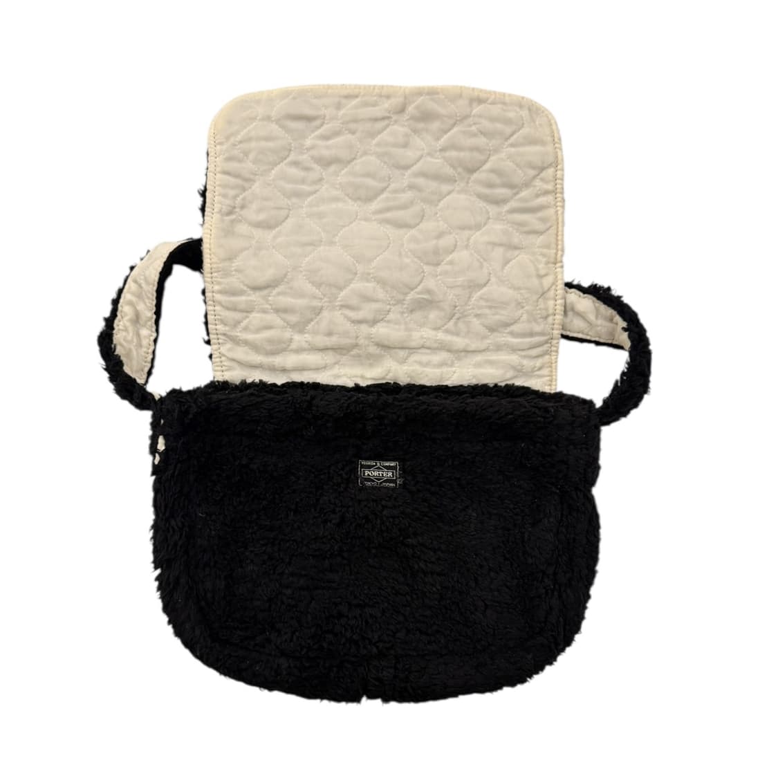 포터 x 화이트월 플리스 숄더백 블랙/아이보리 상품이미지4