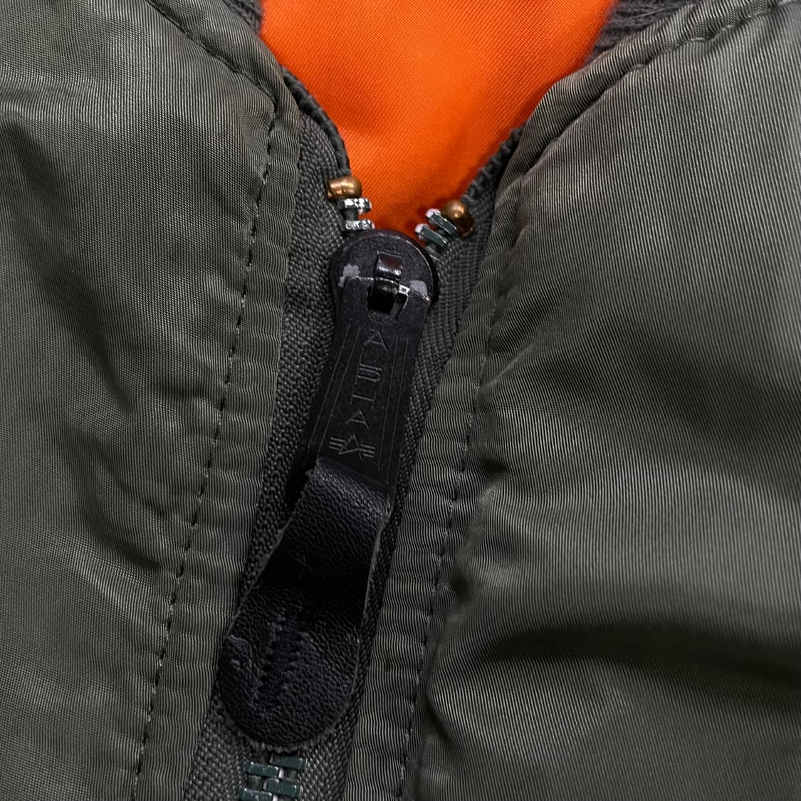 알파인더스트리 ma-1 플라이트 봄버 자켓 카키 상품이미지4