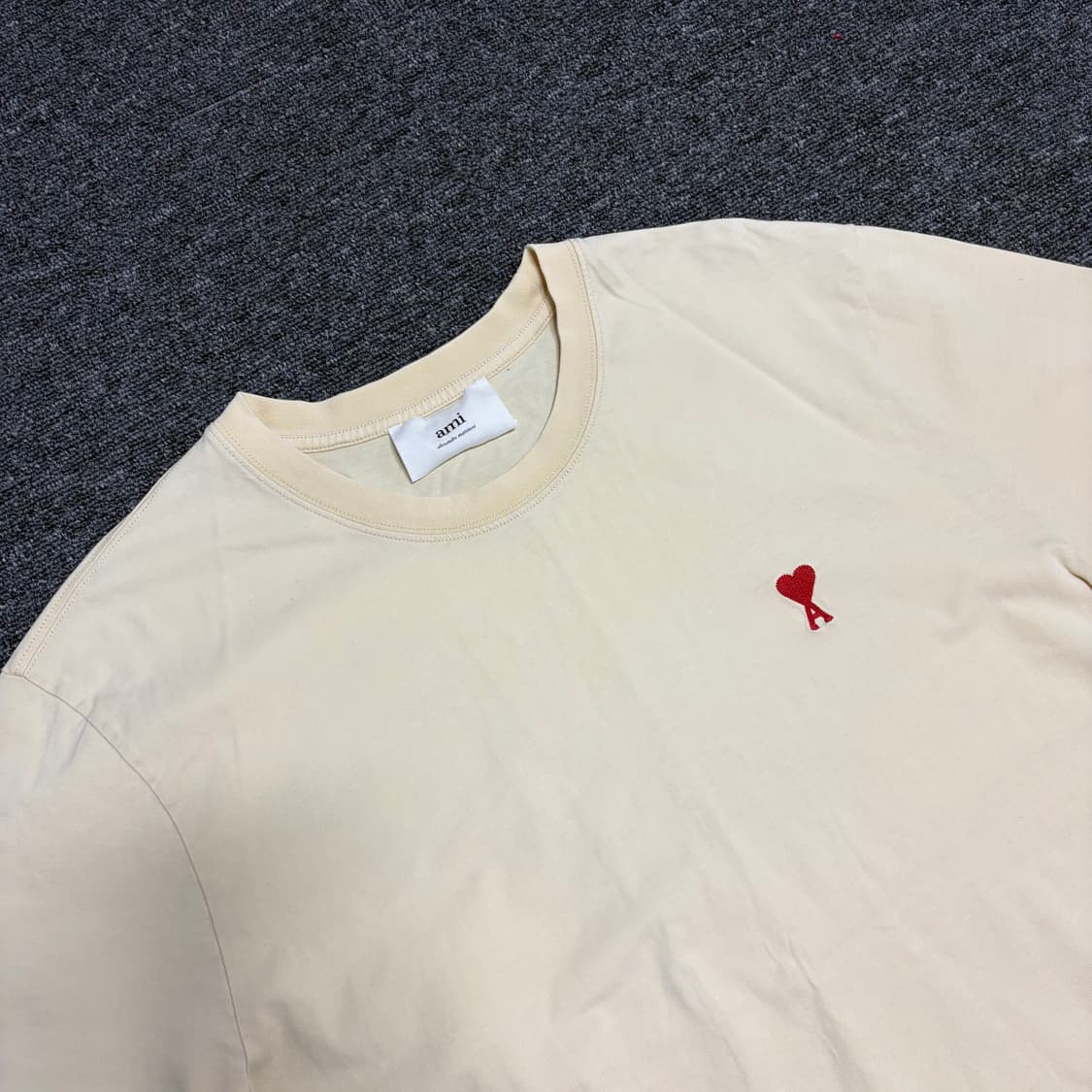 아미 스몰하트 로고 티셔츠 상품이미지2