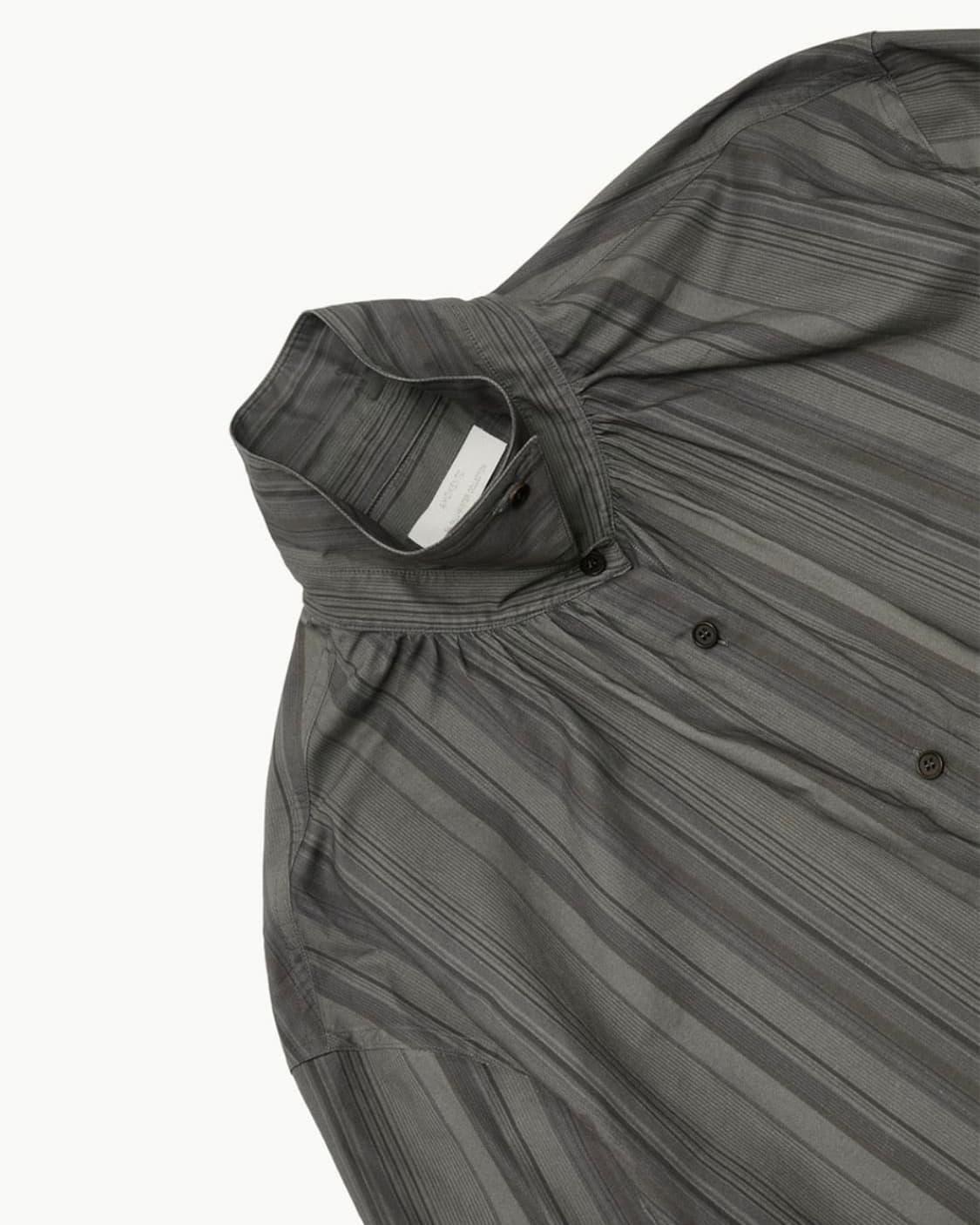 아모멘토 우먼 넥 셔링 오버사이즈 셔츠 스트라이프 - 24FW 상품이미지2