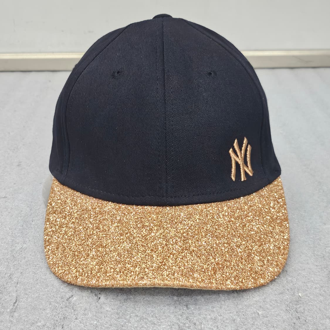 MLB 뉴욕 양키스 블랙 골드 글리터 캡 프리 상품이미지2