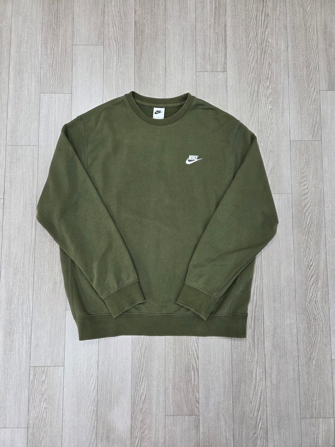 (새상품)나이키 클럽 맨투맨 카키 올리브 XL,105 bv2667-326 상품이미지1