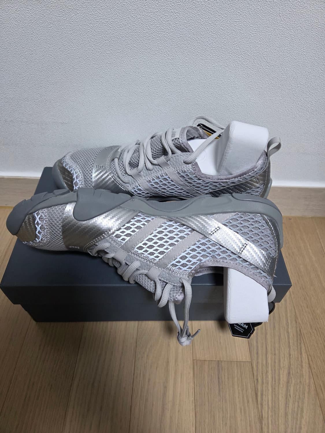 [새상품,275]뉴발란스 미니머스 MT10O 슬레이트 그레이 실버 메탈릭 상품이미지3